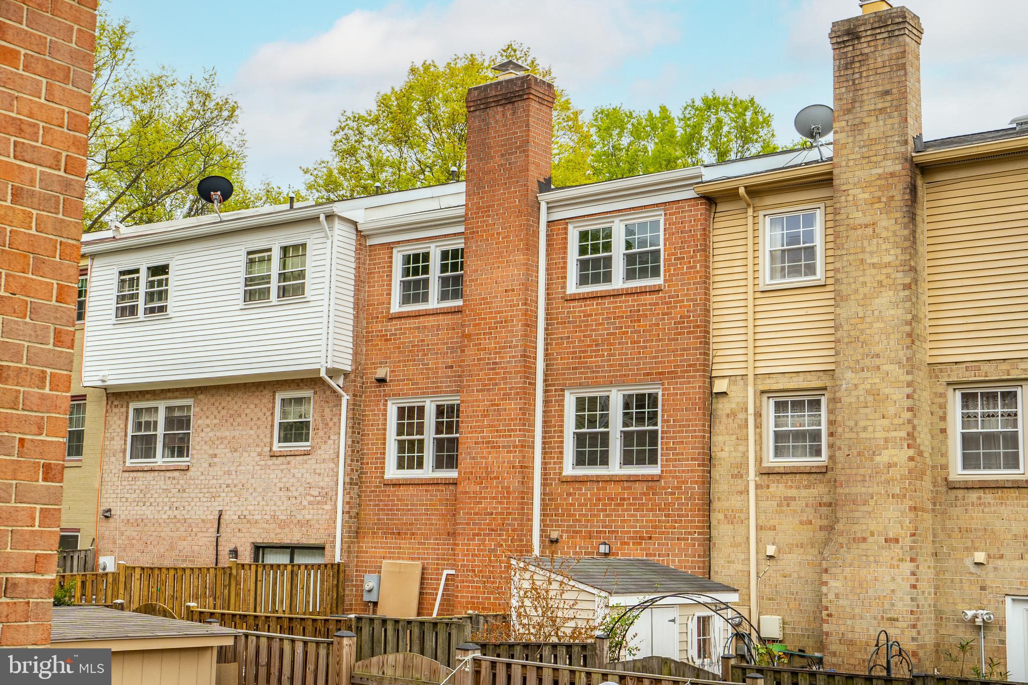 ROYAL COURT - Residential Lease