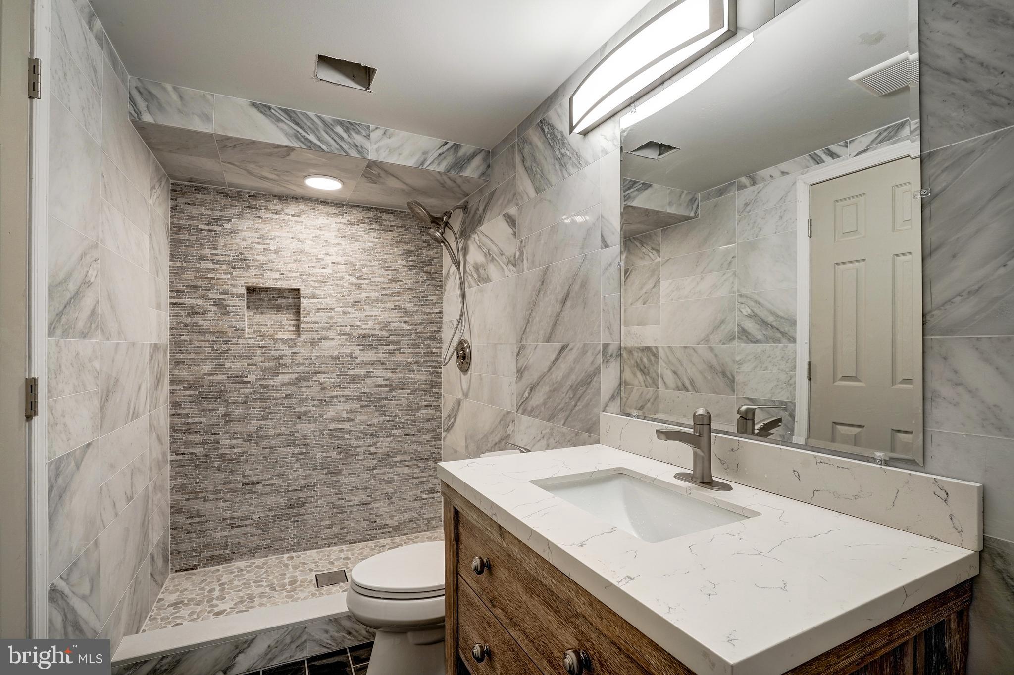 ROYAL COURT - Residential Lease