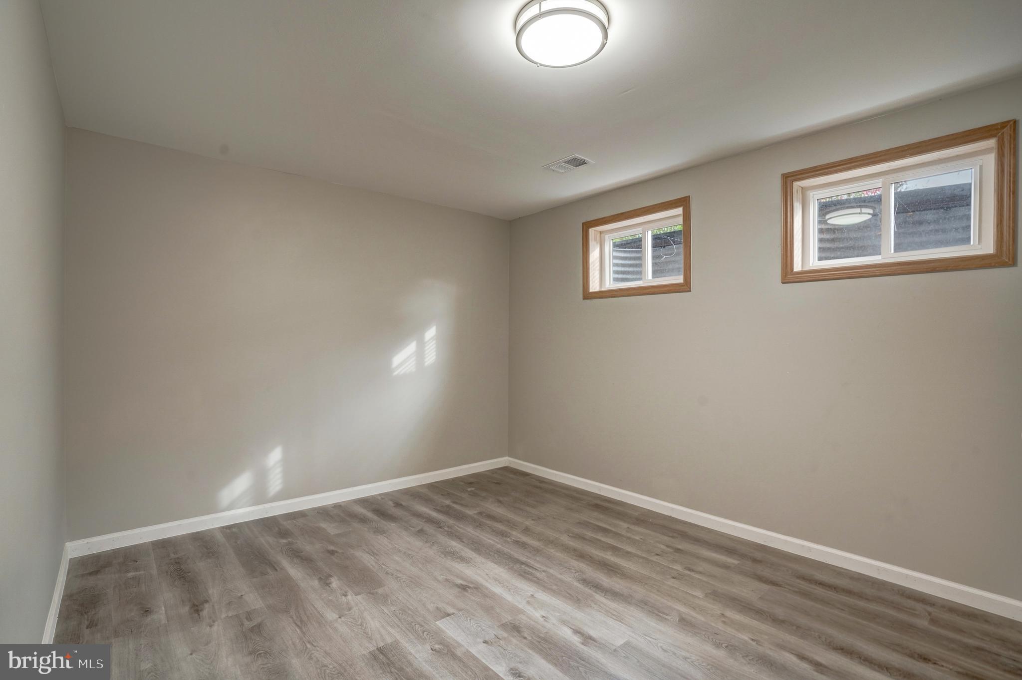 ROYAL COURT - Residential Lease