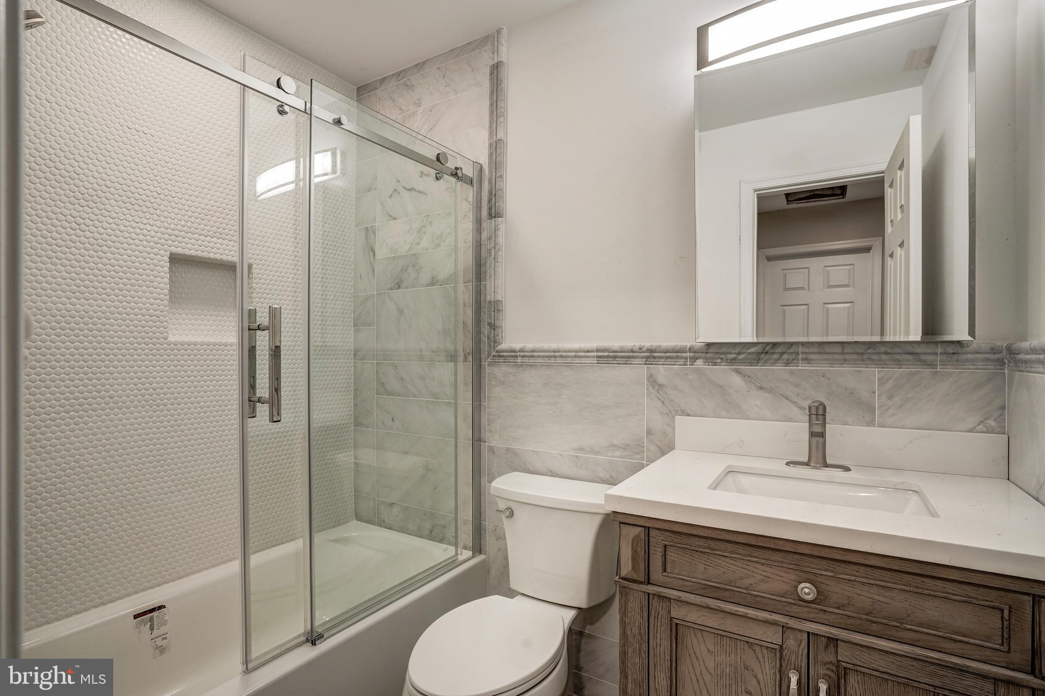 ROYAL COURT - Residential Lease