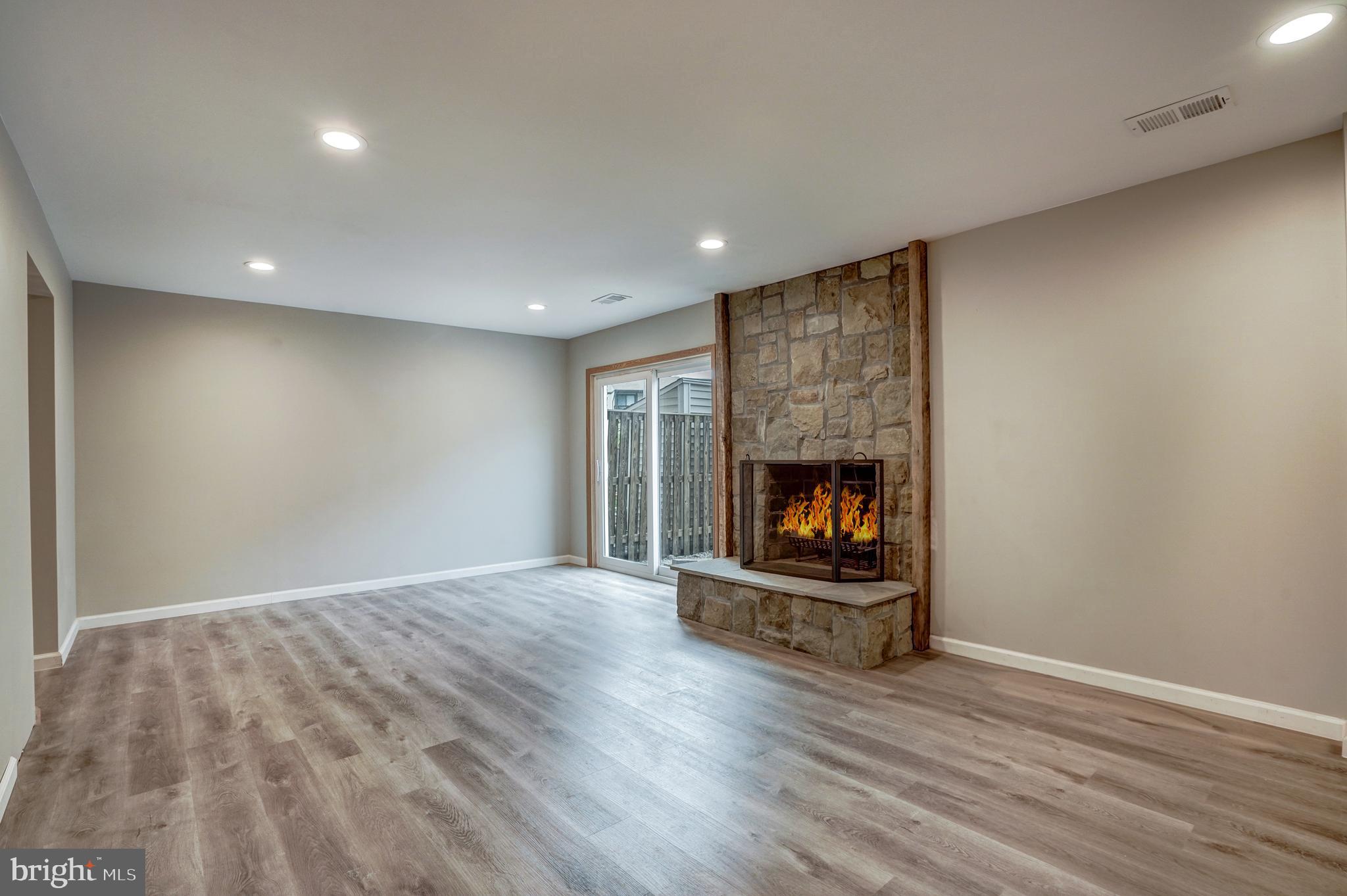 ROYAL COURT - Residential Lease