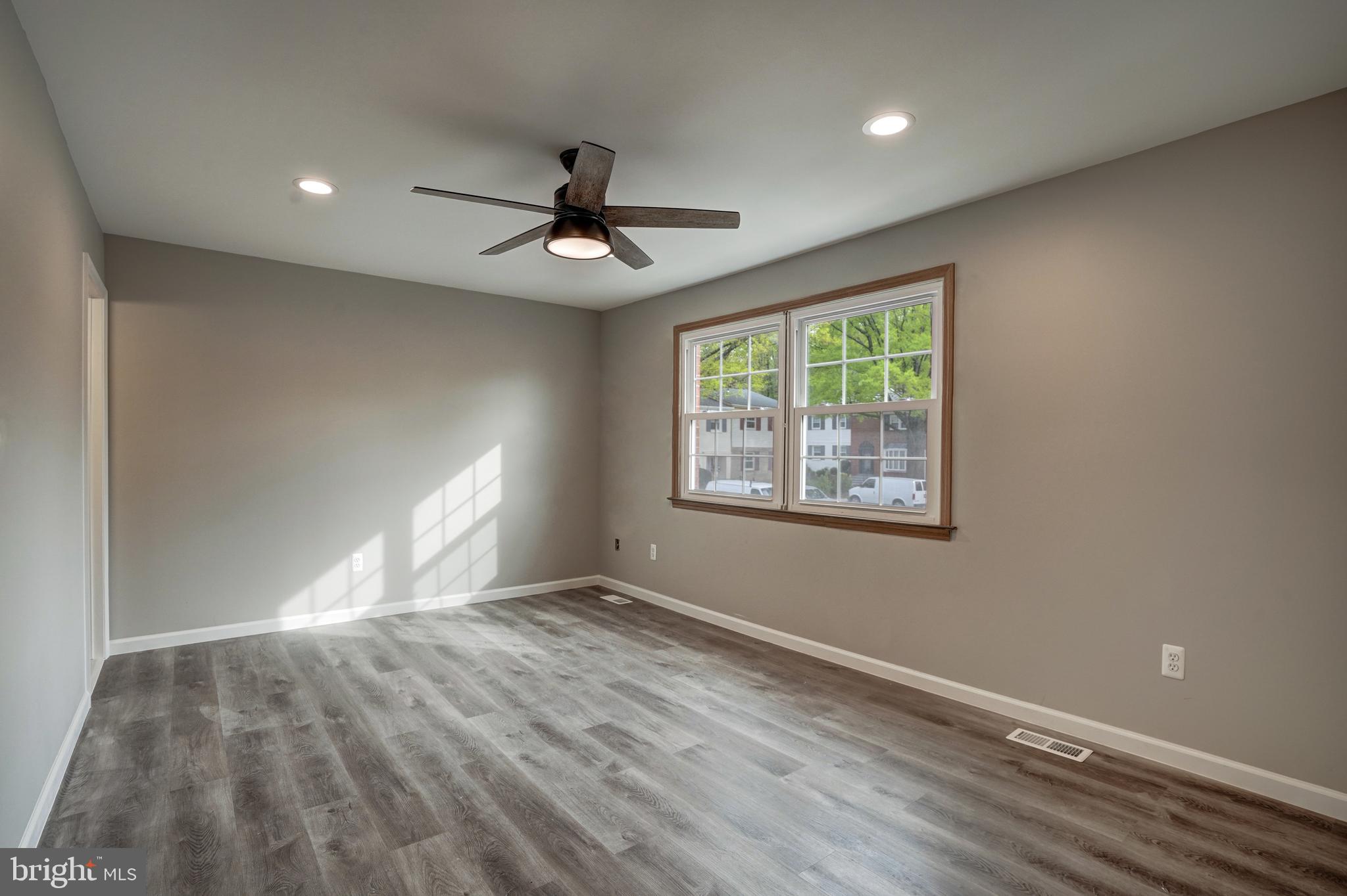 ROYAL COURT - Residential Lease