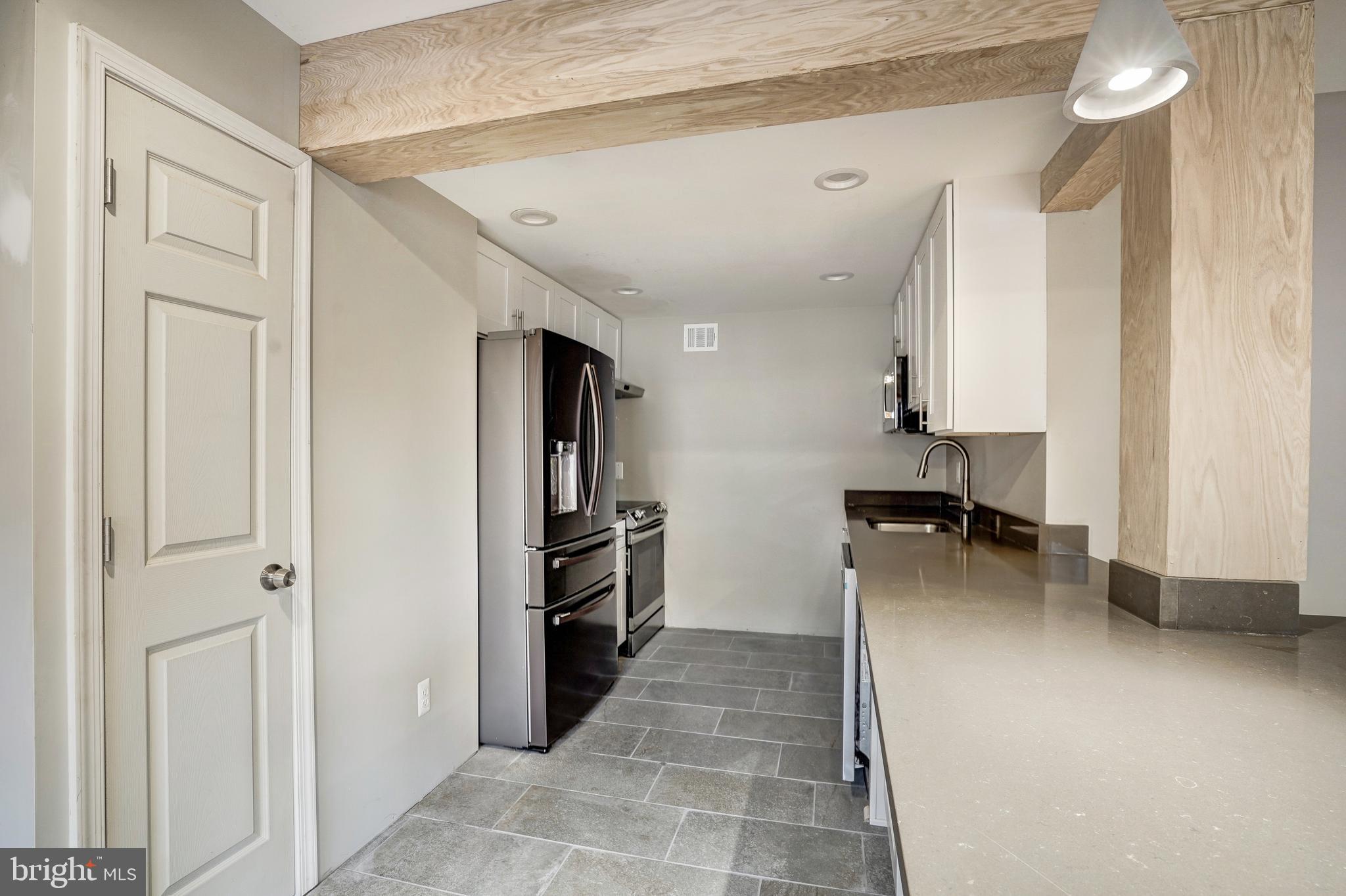 ROYAL COURT - Residential Lease