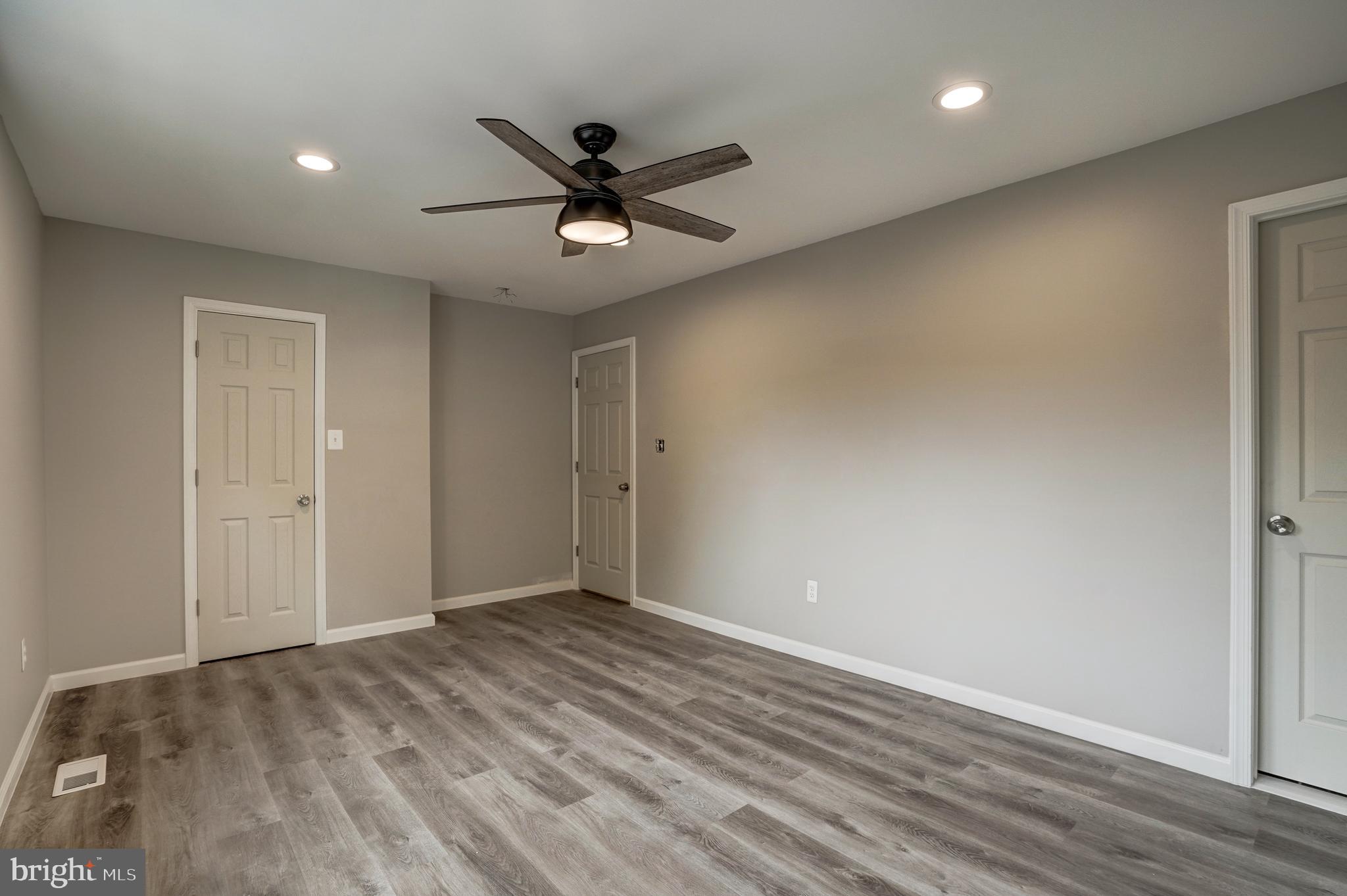 ROYAL COURT - Residential Lease