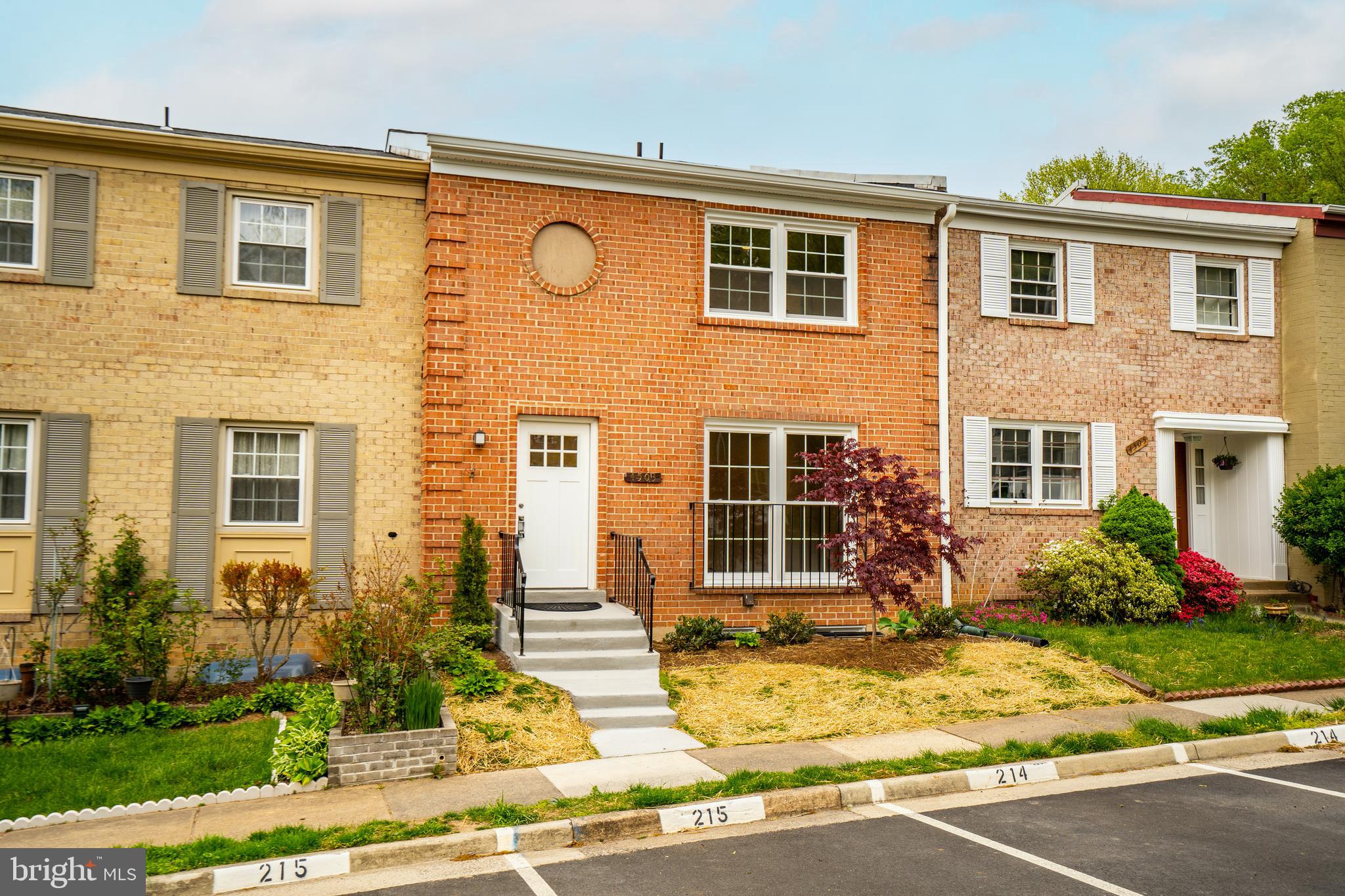 ROYAL COURT - Residential Lease