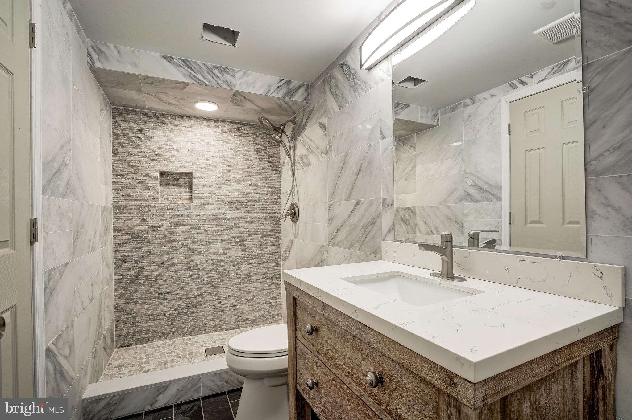 ROYAL COURT - Residential Lease