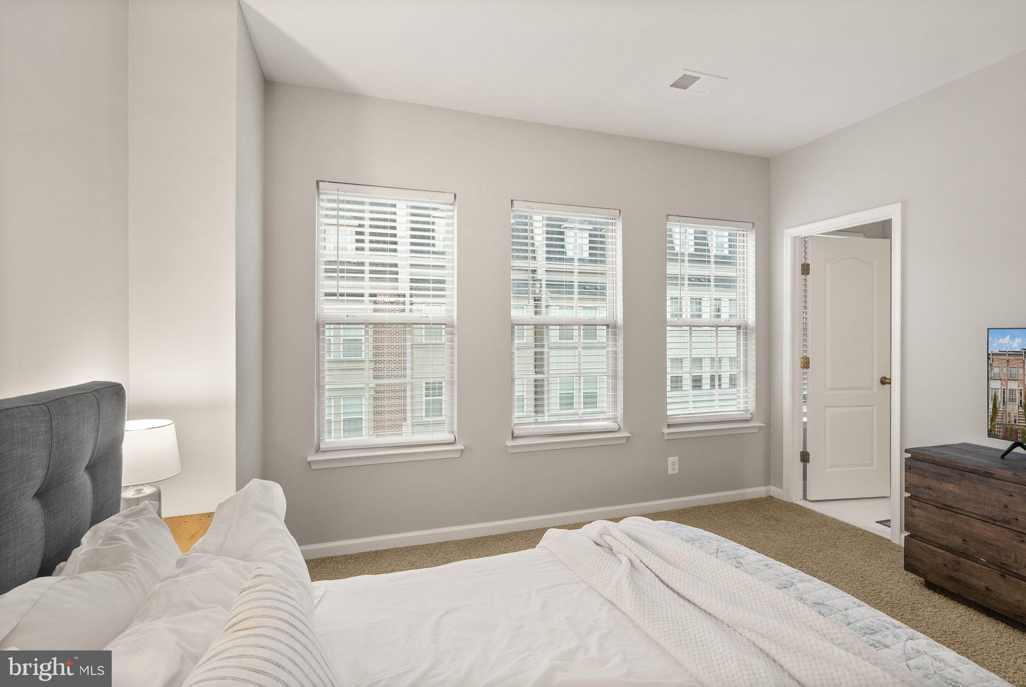 POTOMAC OVERLOOK CONDO - Residential