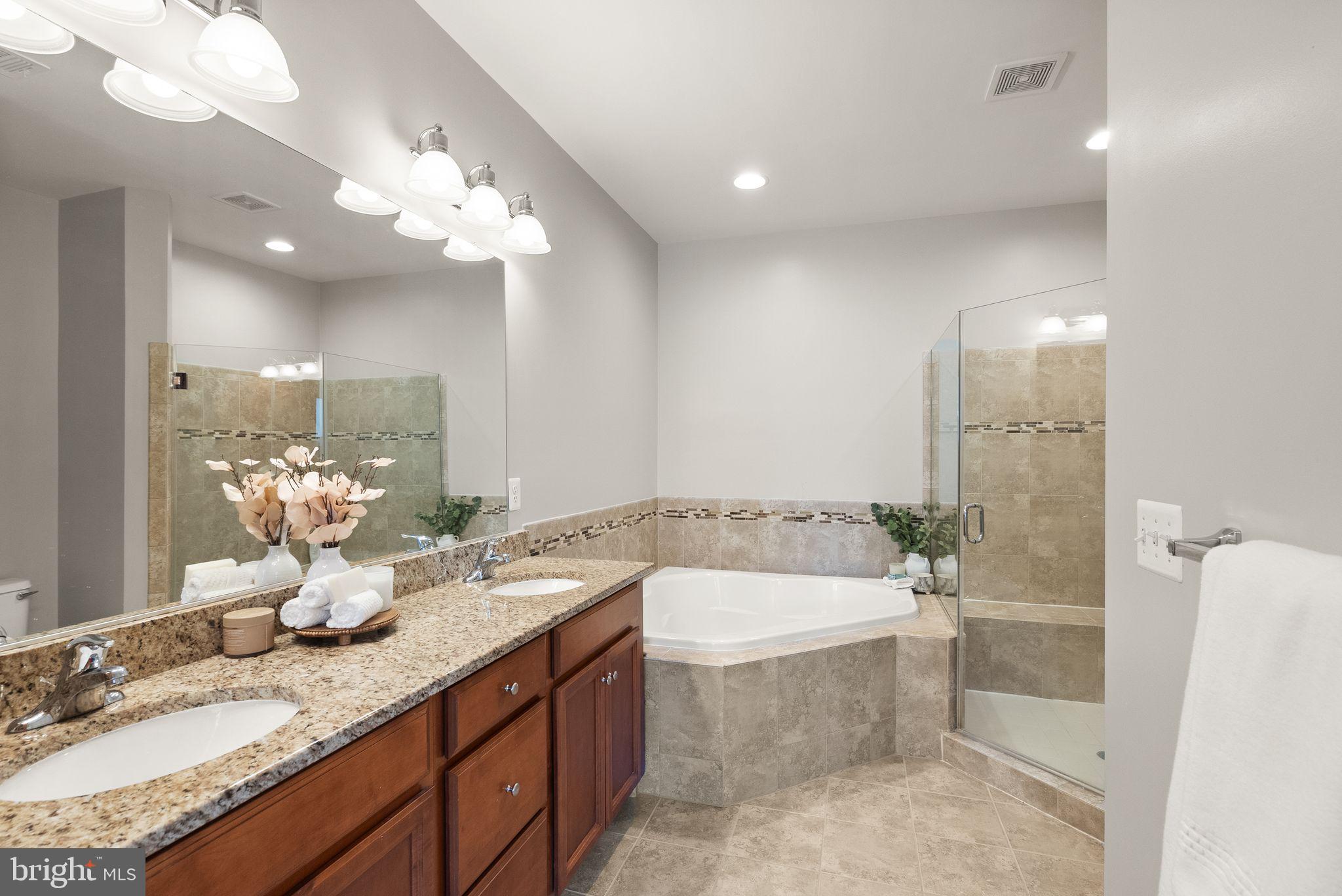 POTOMAC OVERLOOK CONDO - Residential