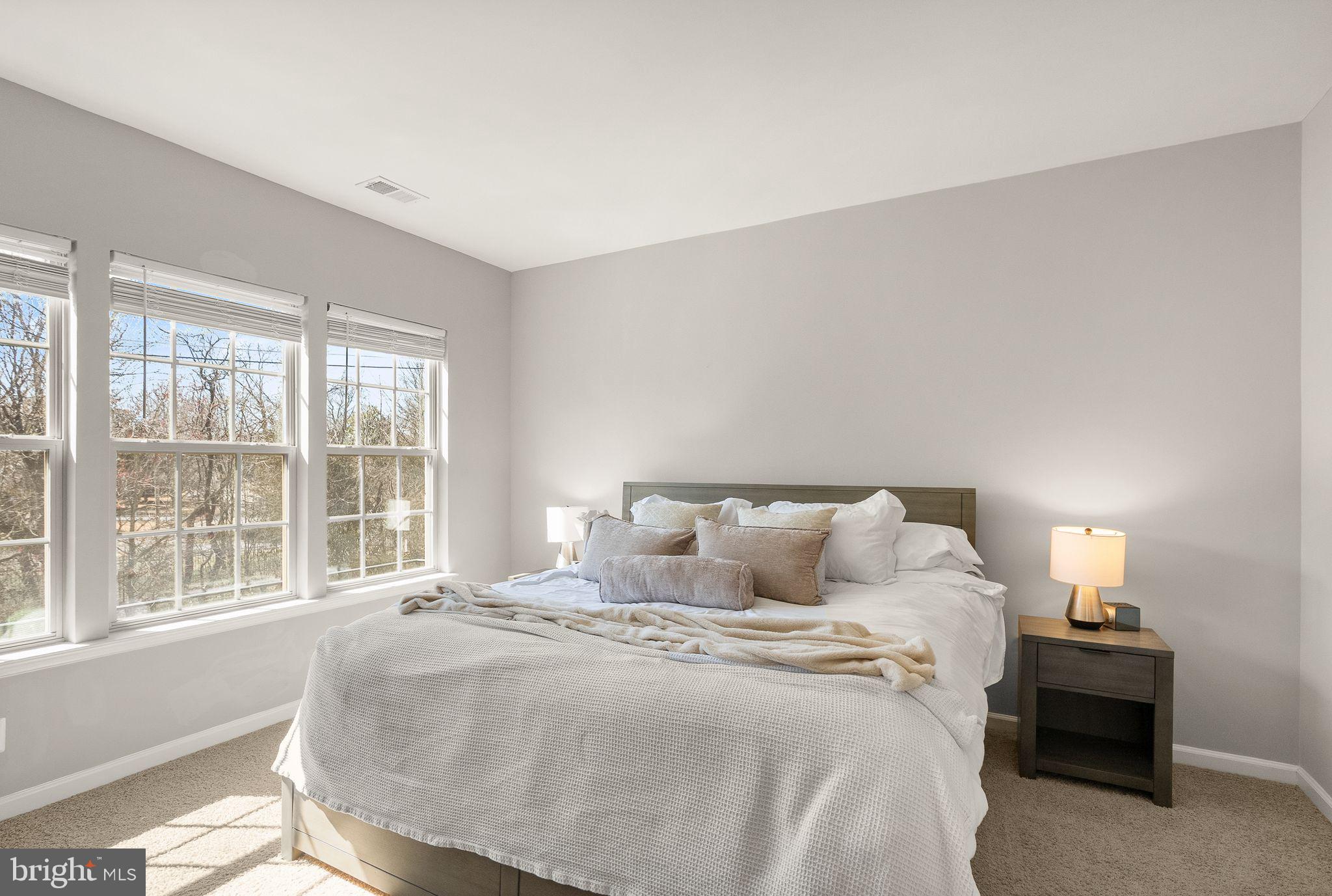 POTOMAC OVERLOOK CONDO - Residential