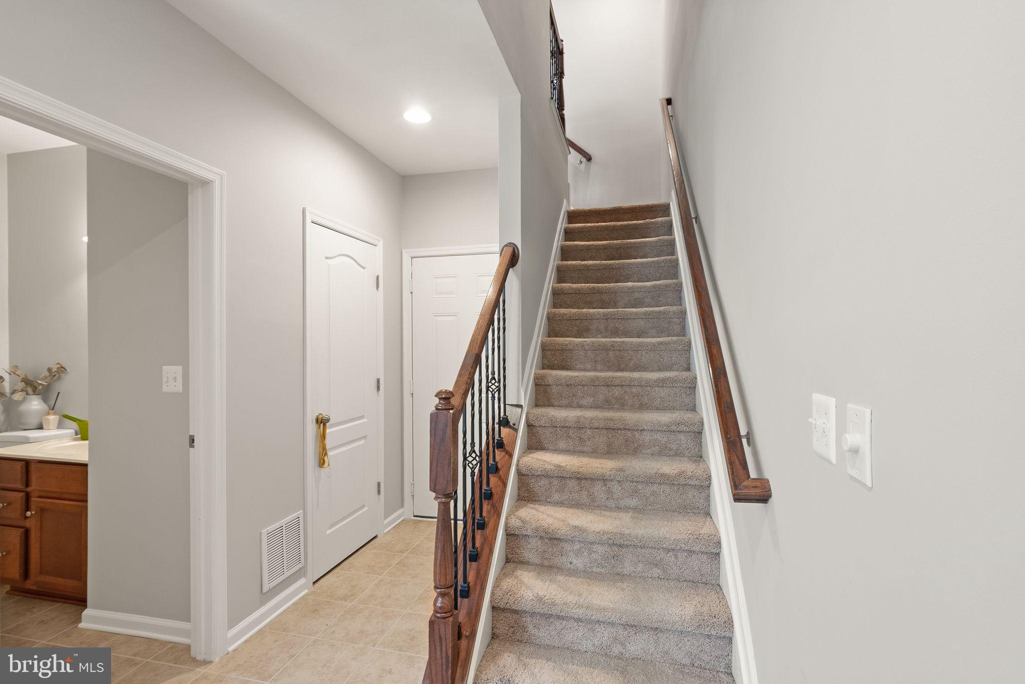 POTOMAC OVERLOOK CONDO - Residential
