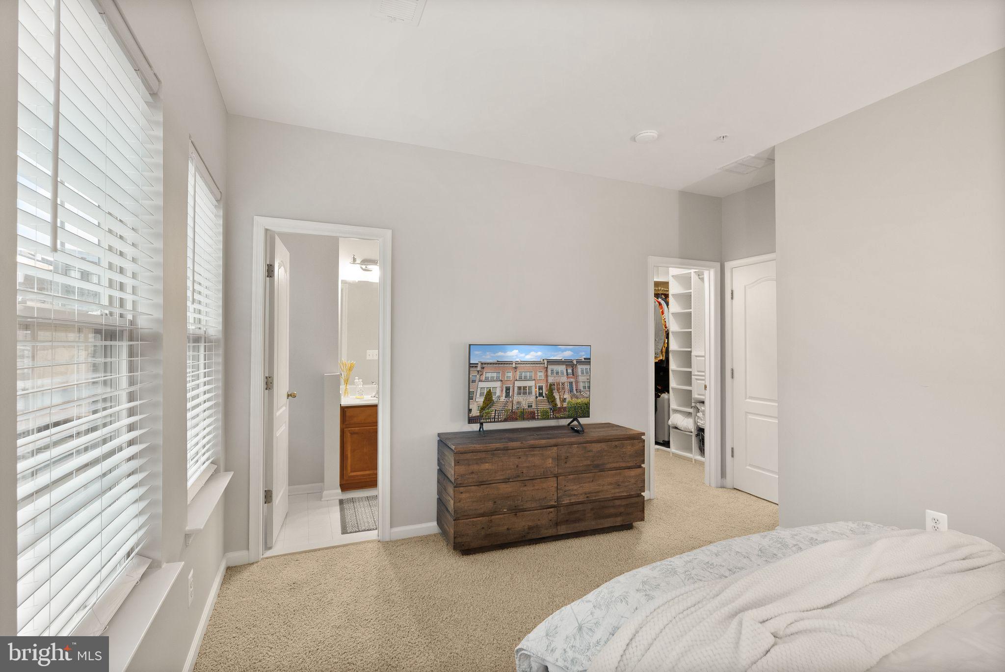 POTOMAC OVERLOOK CONDO - Residential