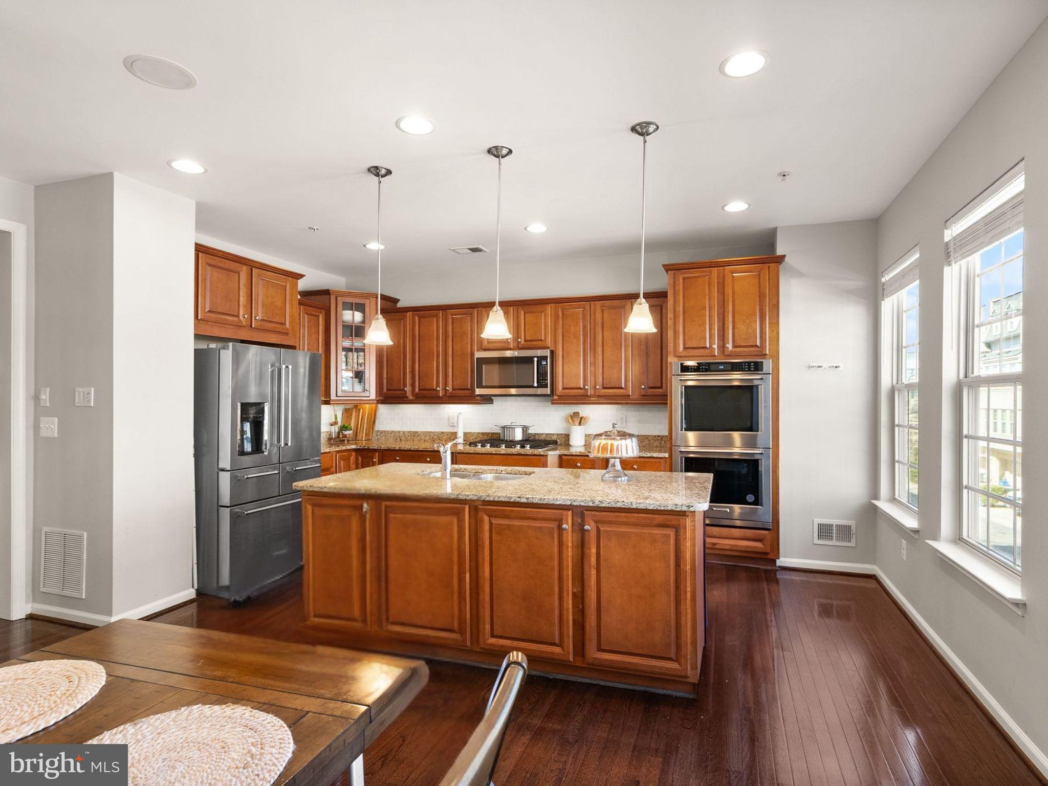 POTOMAC OVERLOOK CONDO - Residential