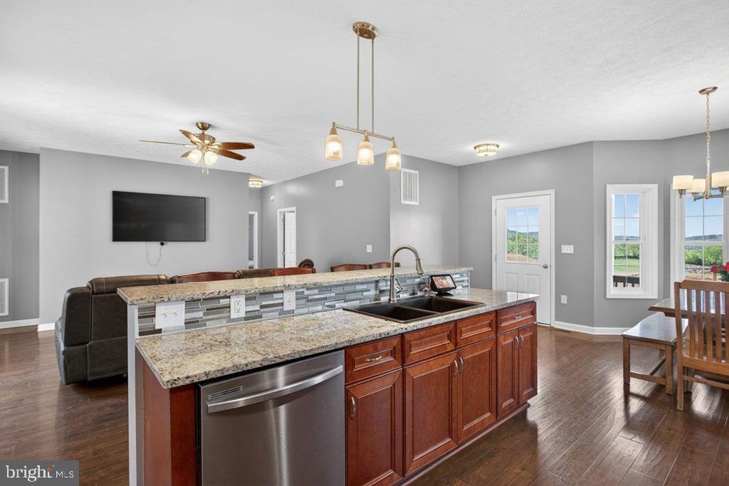 MOUNTAINEER HEIGHTS - Residential