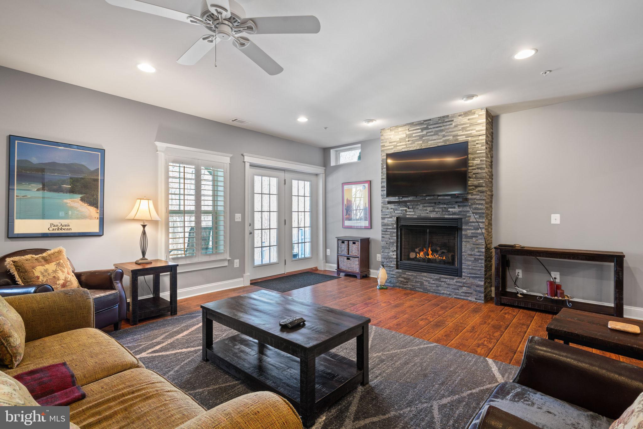 POTOMAC SHORES - Residential