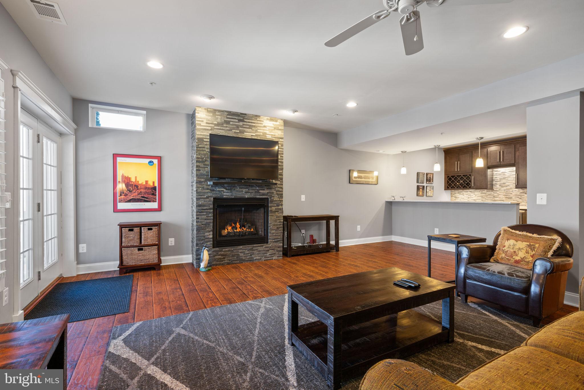 POTOMAC SHORES - Residential