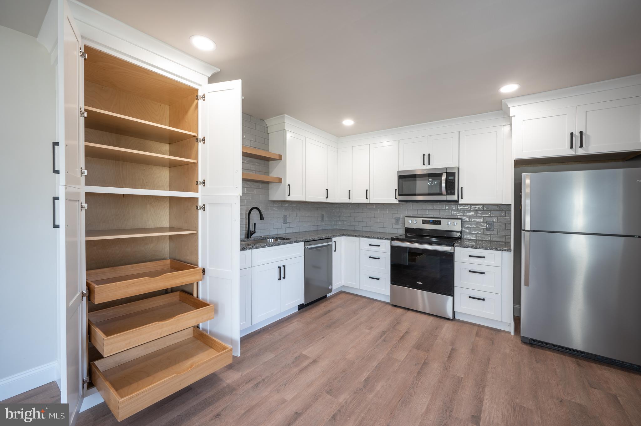 MEADOW WOOD - Residential Lease