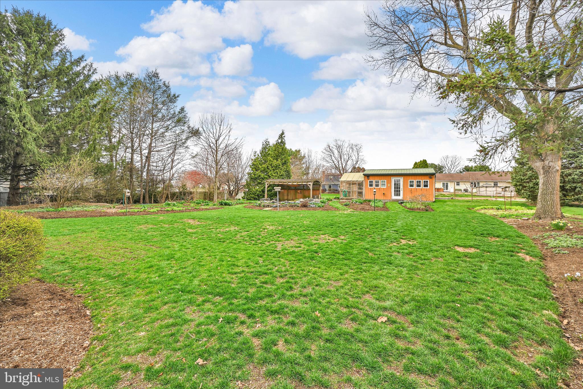 HI VIEW ESTATES - Residential