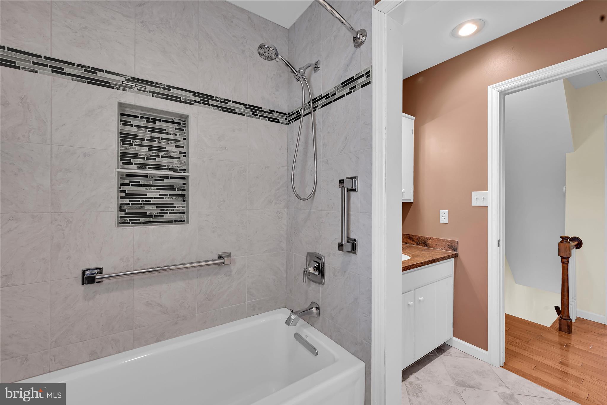 HI VIEW ESTATES - Residential