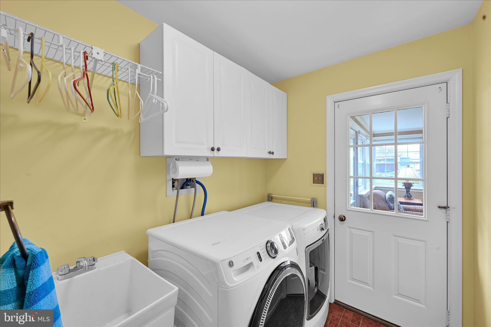 HI VIEW ESTATES - Residential