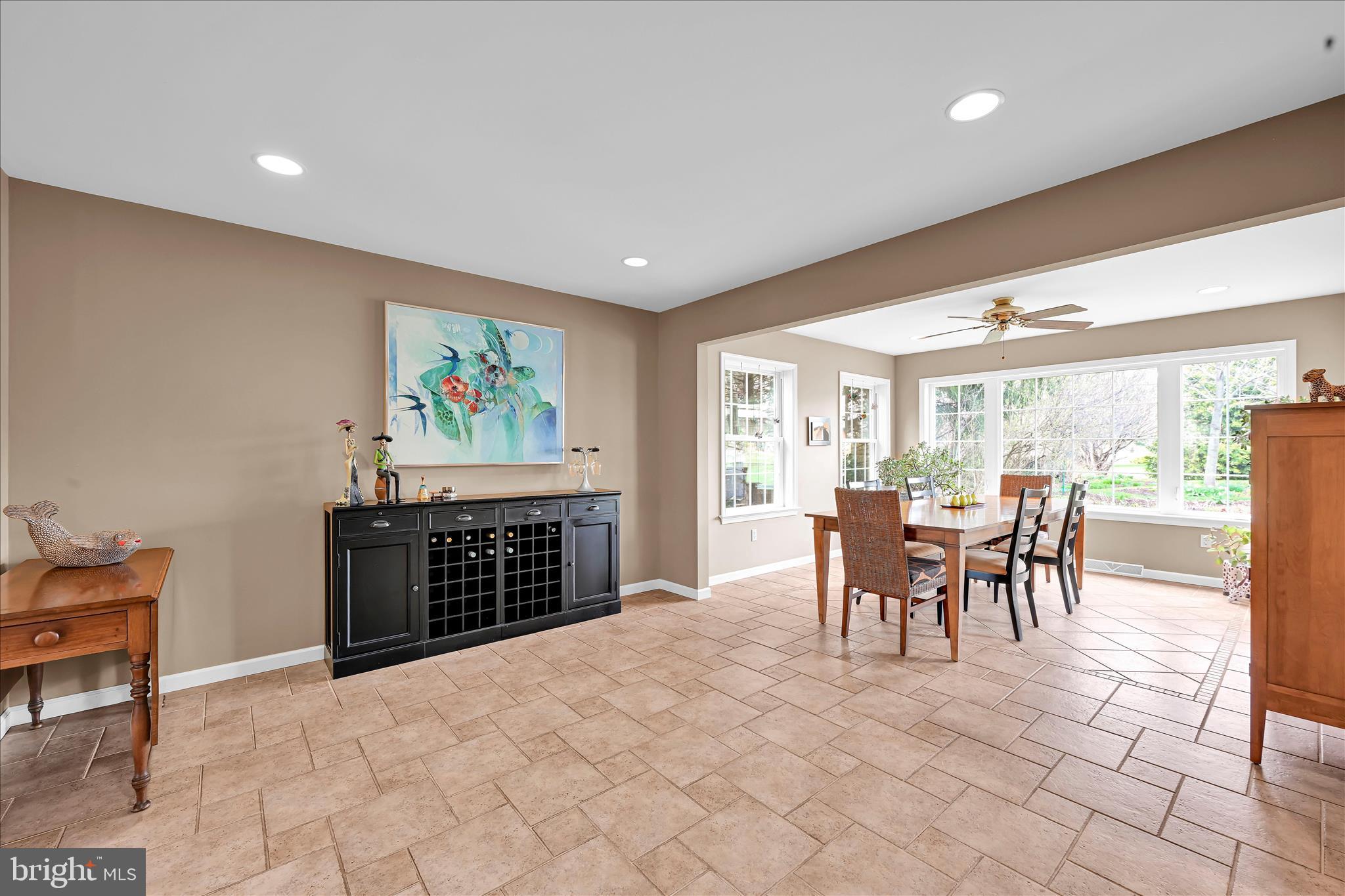 HI VIEW ESTATES - Residential