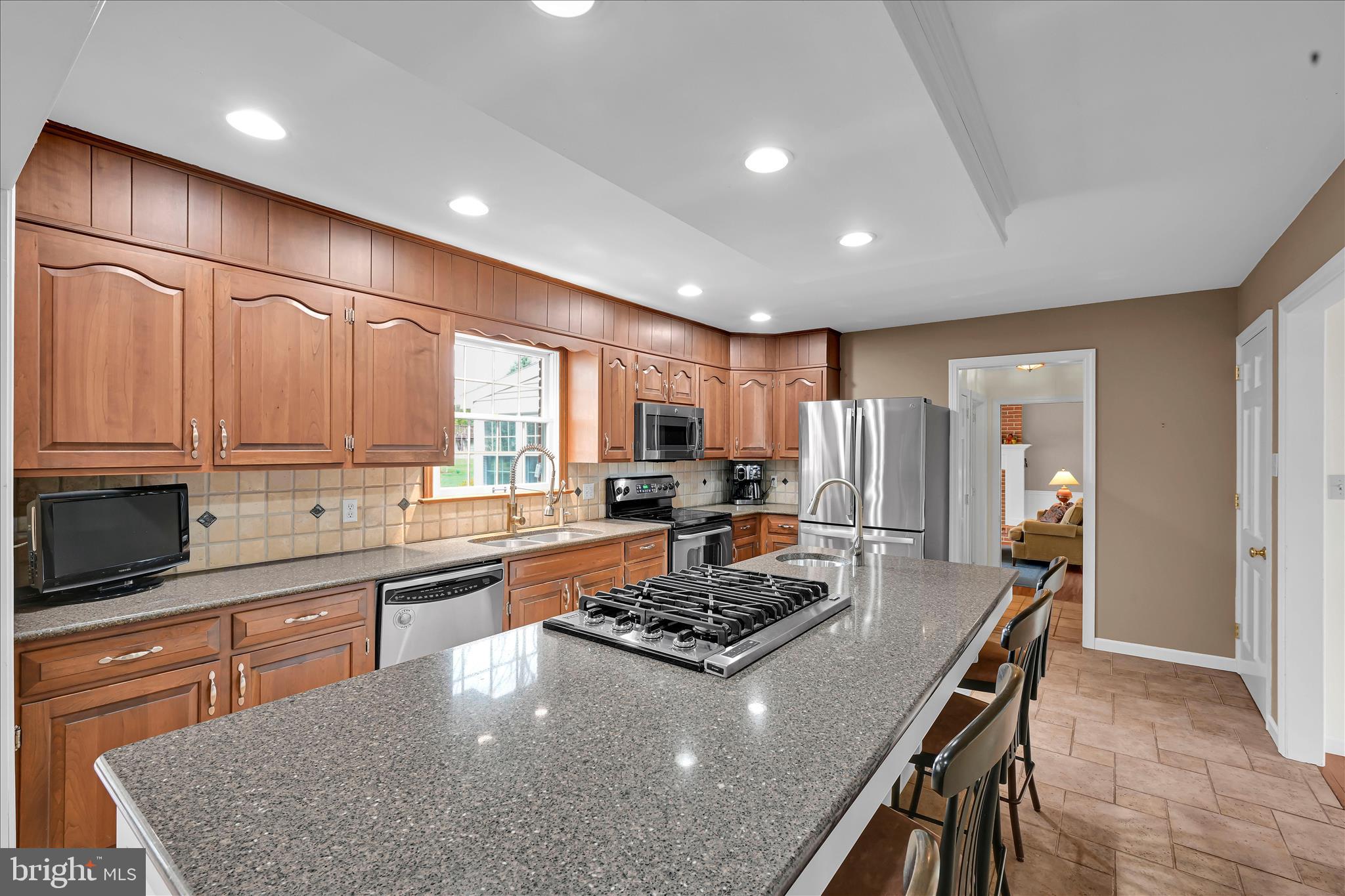 HI VIEW ESTATES - Residential