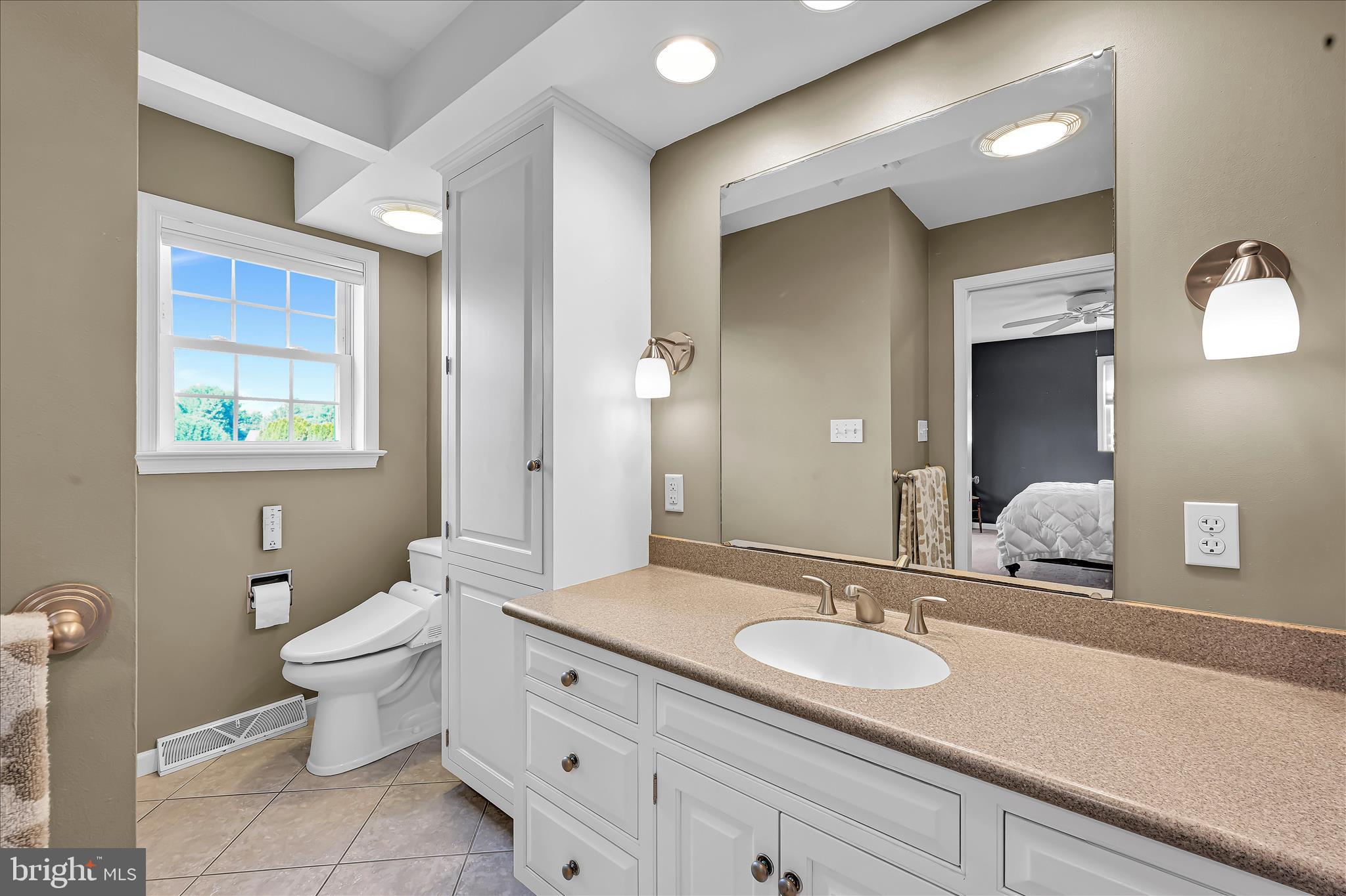 HI VIEW ESTATES - Residential