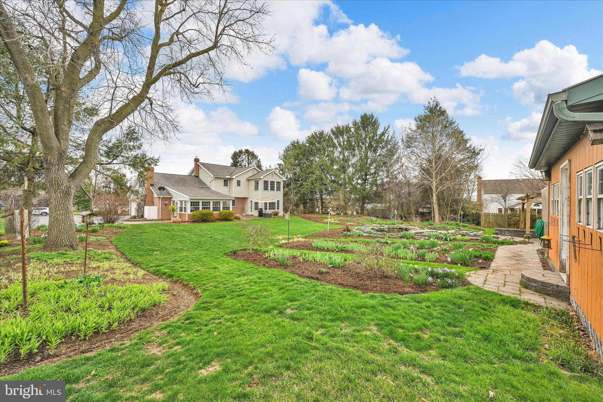 HI VIEW ESTATES - Residential