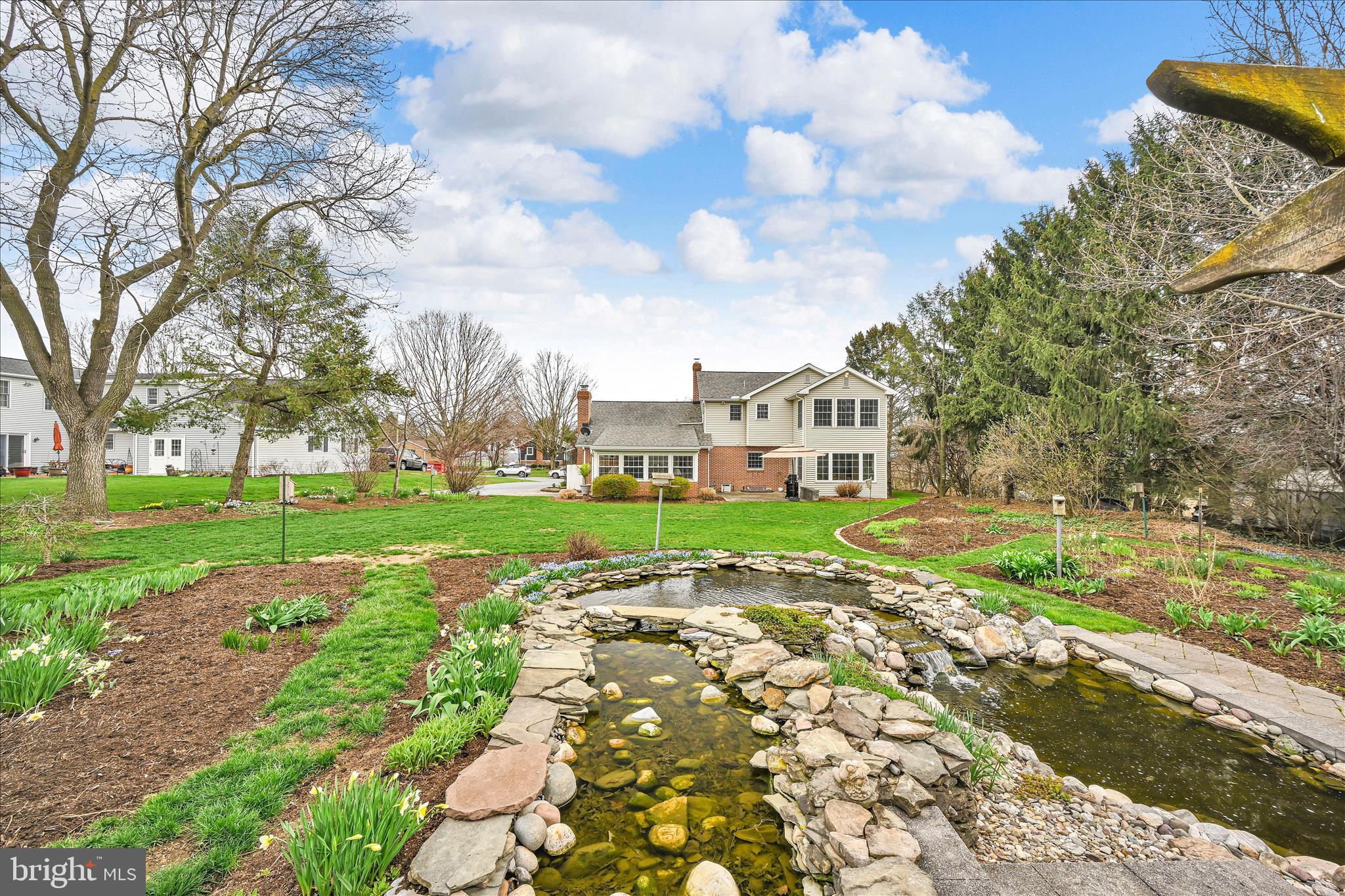 HI VIEW ESTATES - Residential