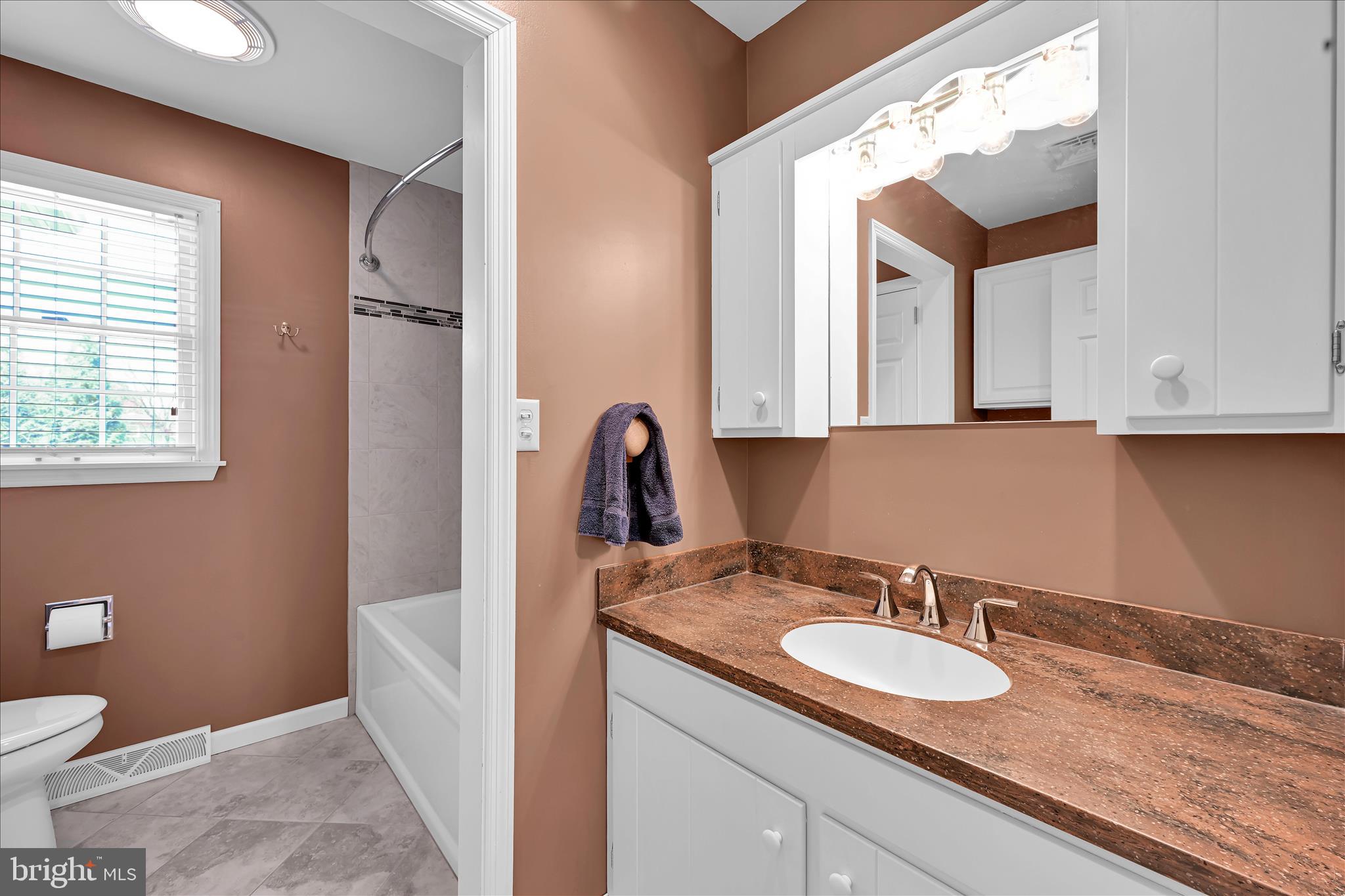 HI VIEW ESTATES - Residential