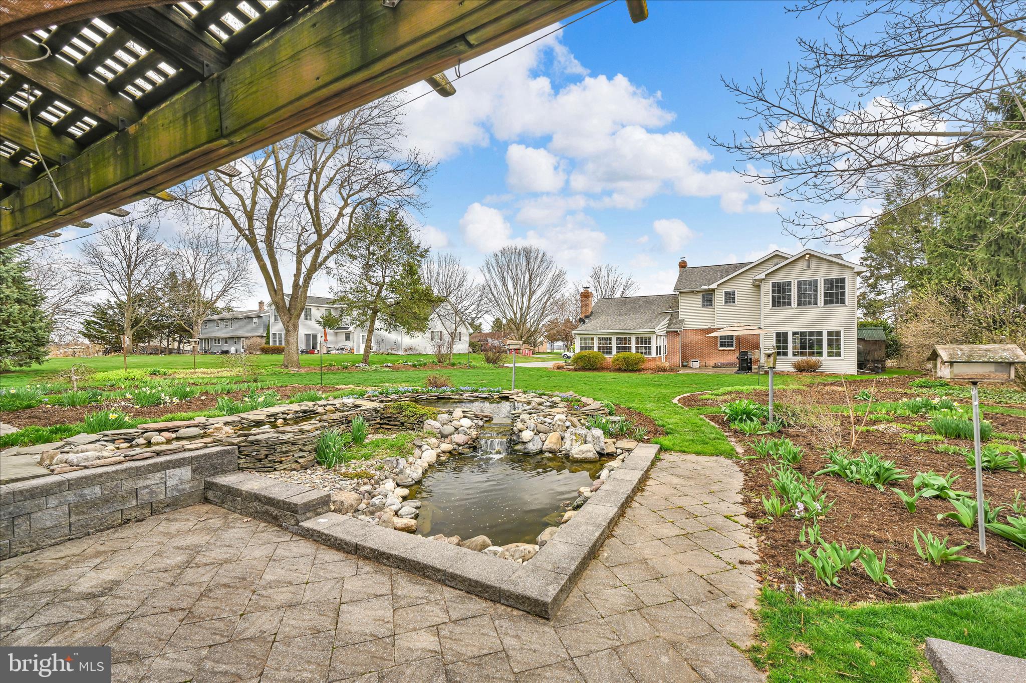 HI VIEW ESTATES - Residential