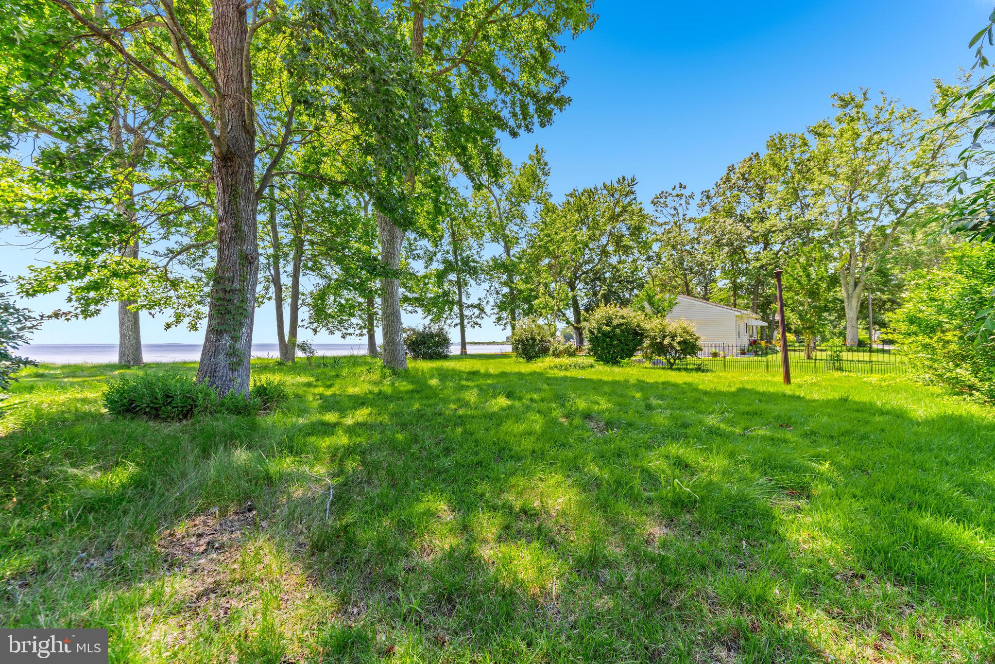 COLUMBIA BEACH - Residential