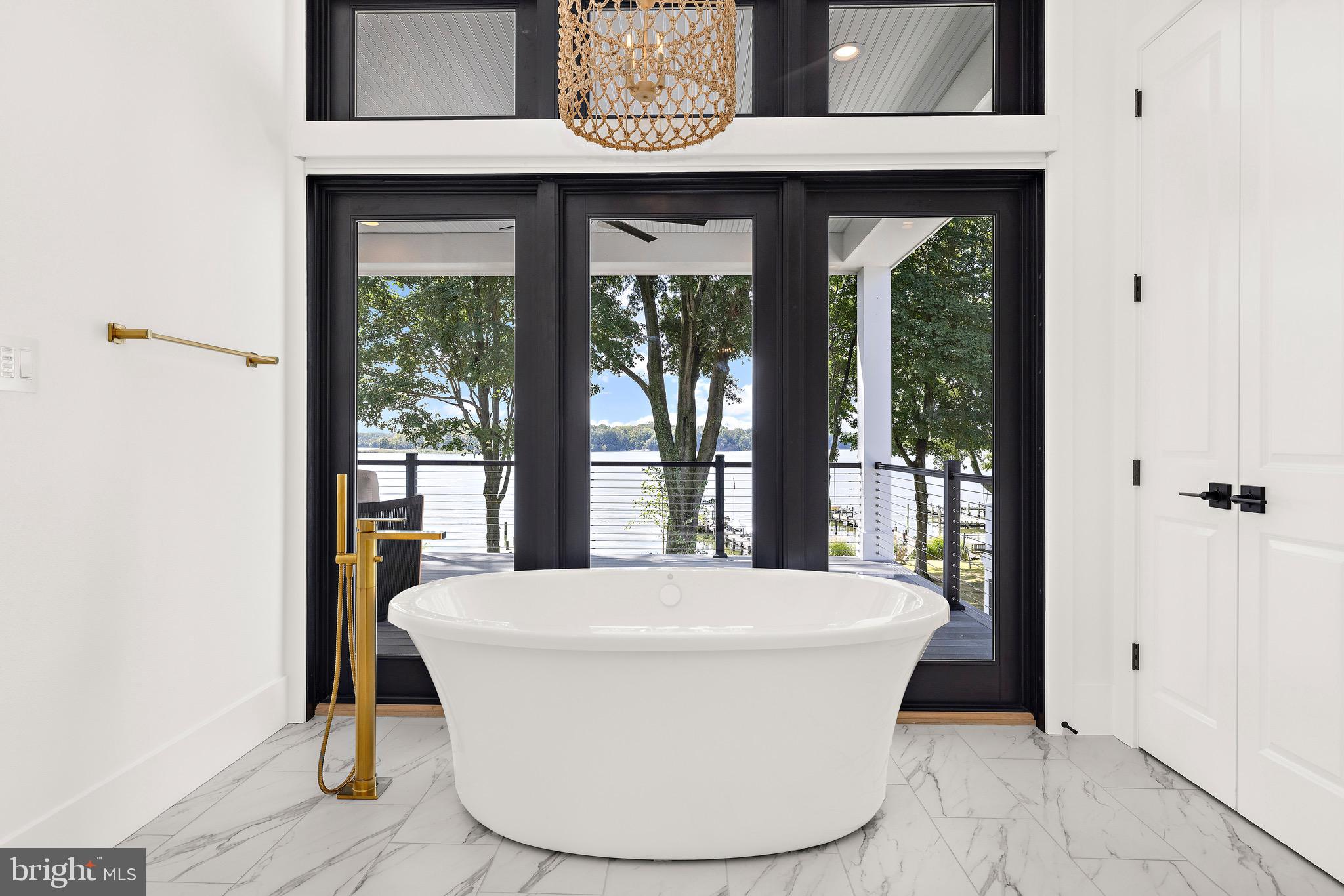 COLUMBIA BEACH - Residential