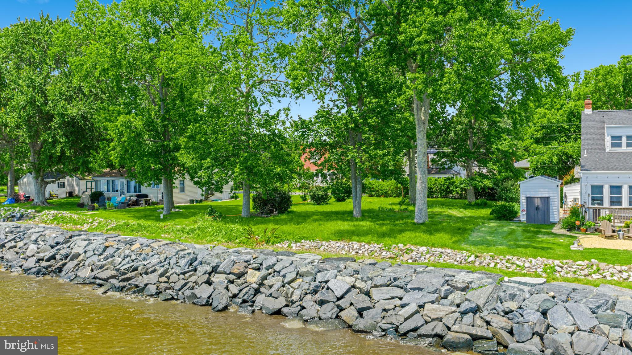 COLUMBIA BEACH - Residential