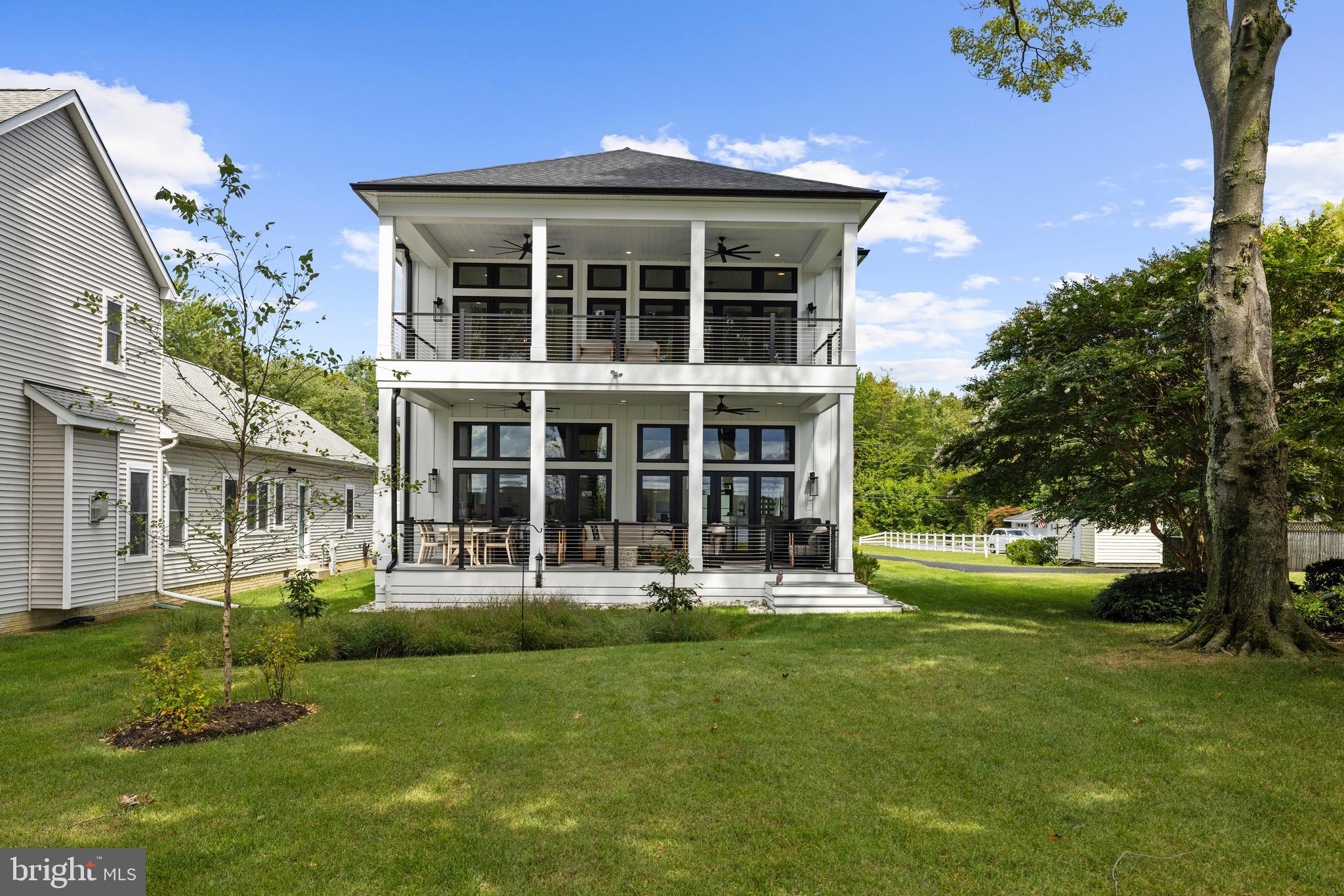 COLUMBIA BEACH - Residential