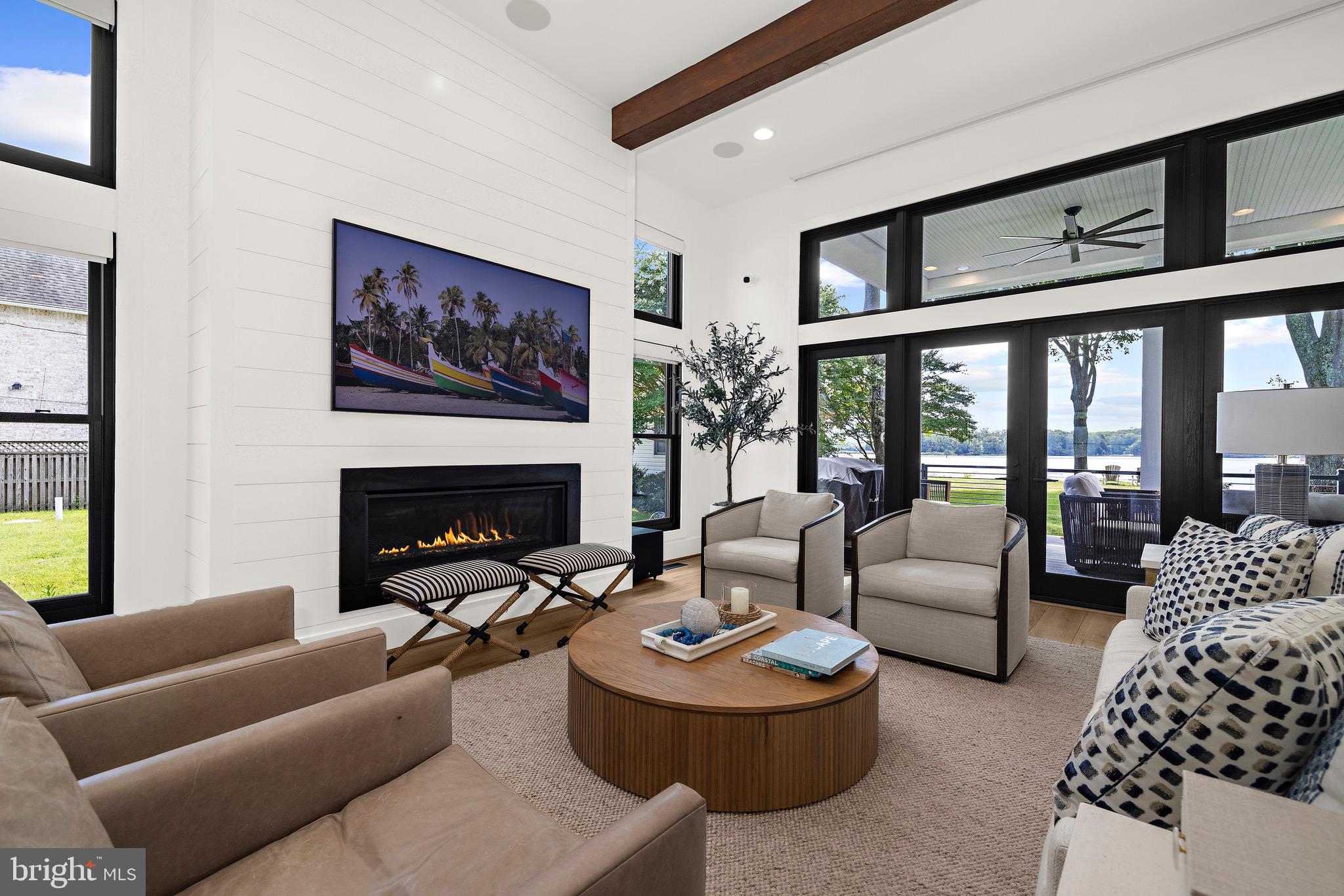 COLUMBIA BEACH - Residential