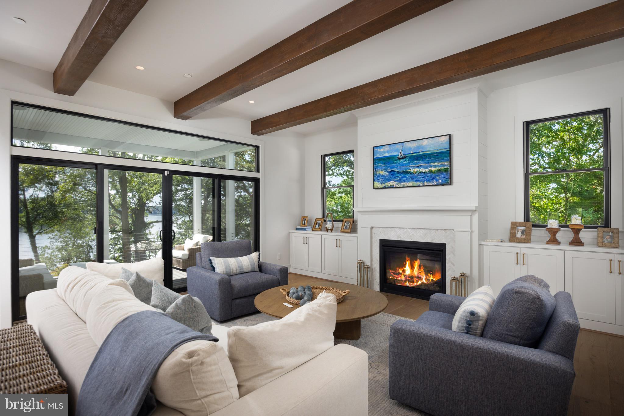 COLUMBIA BEACH - Residential