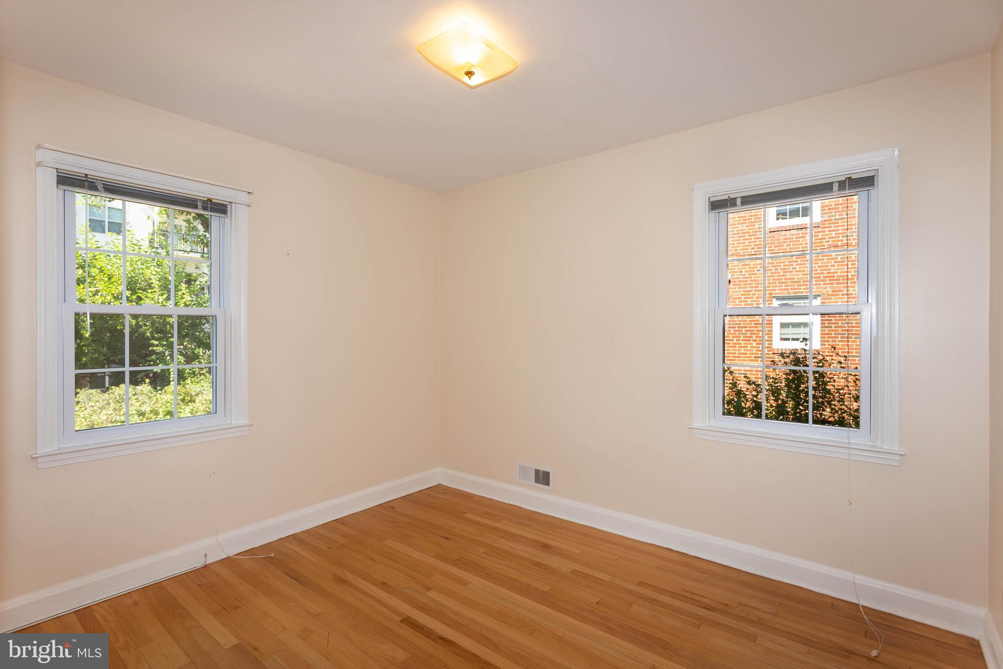 TOWSON PARK - Residential Lease