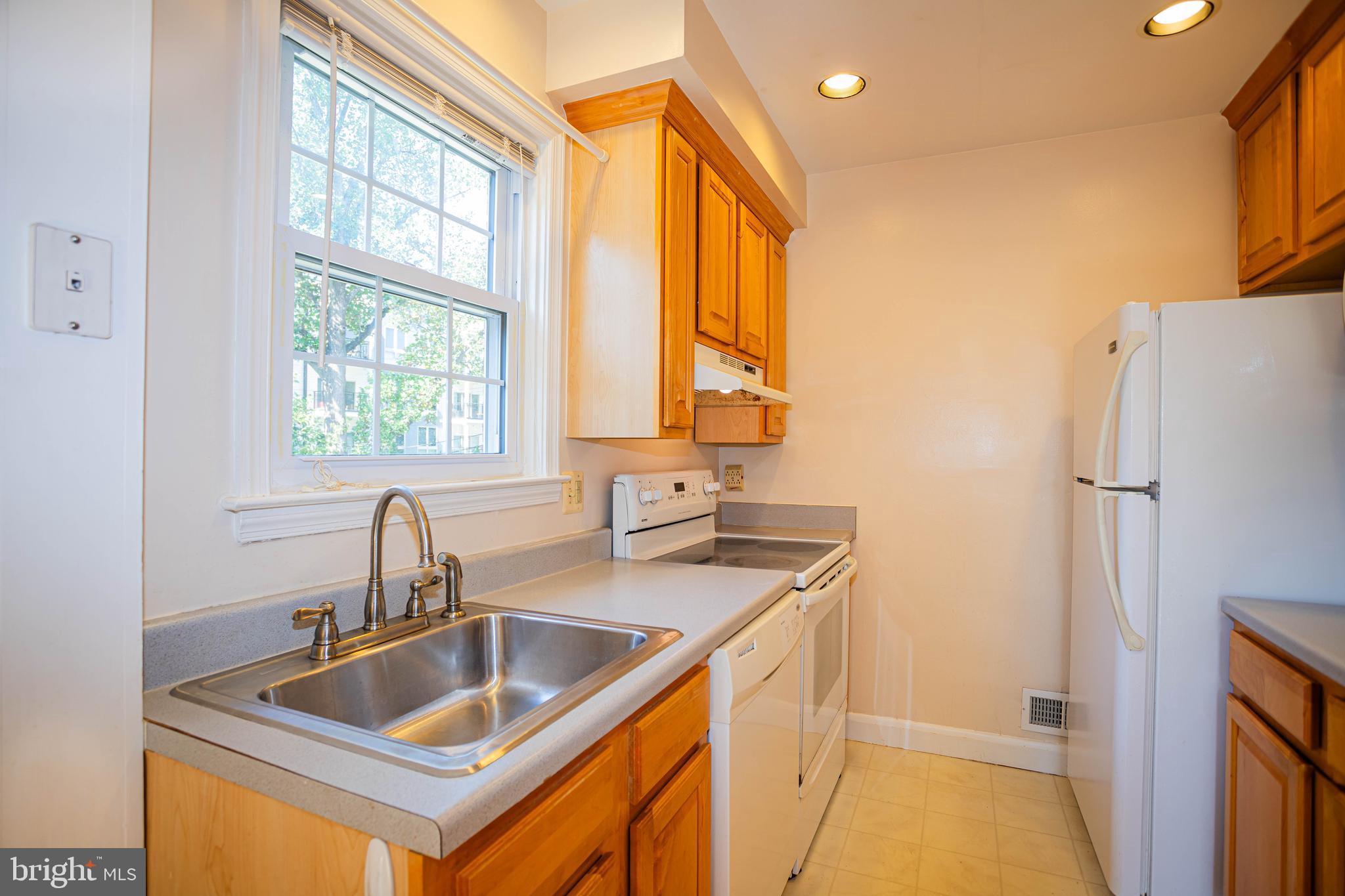 TOWSON PARK - Residential Lease