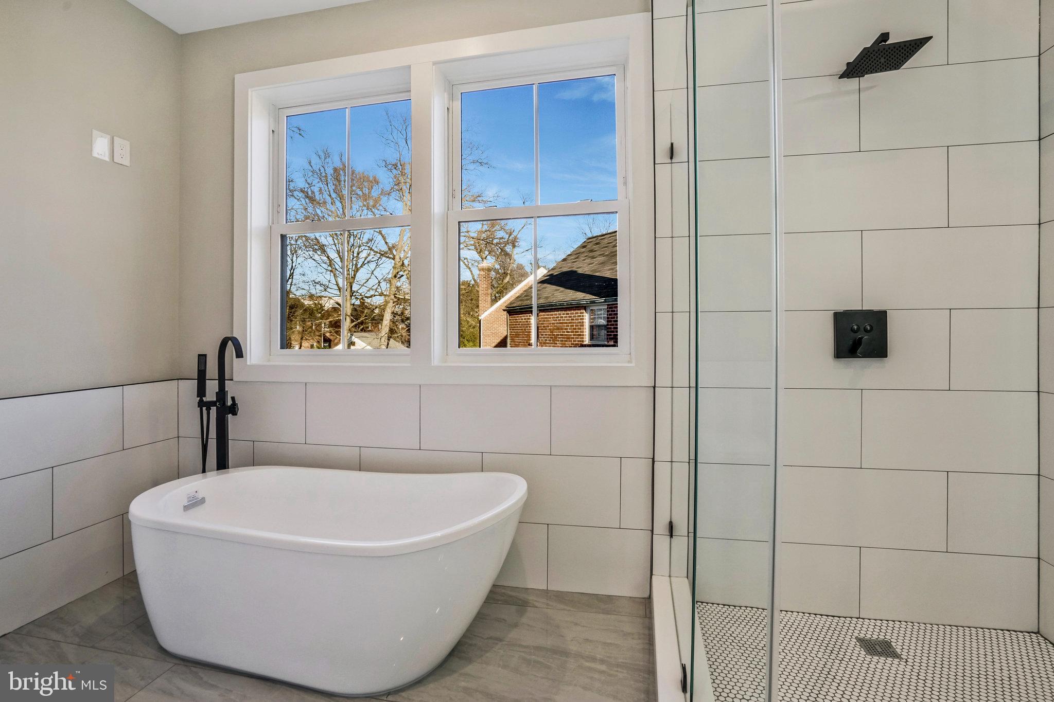 ARLINGTON FOREST - Residential