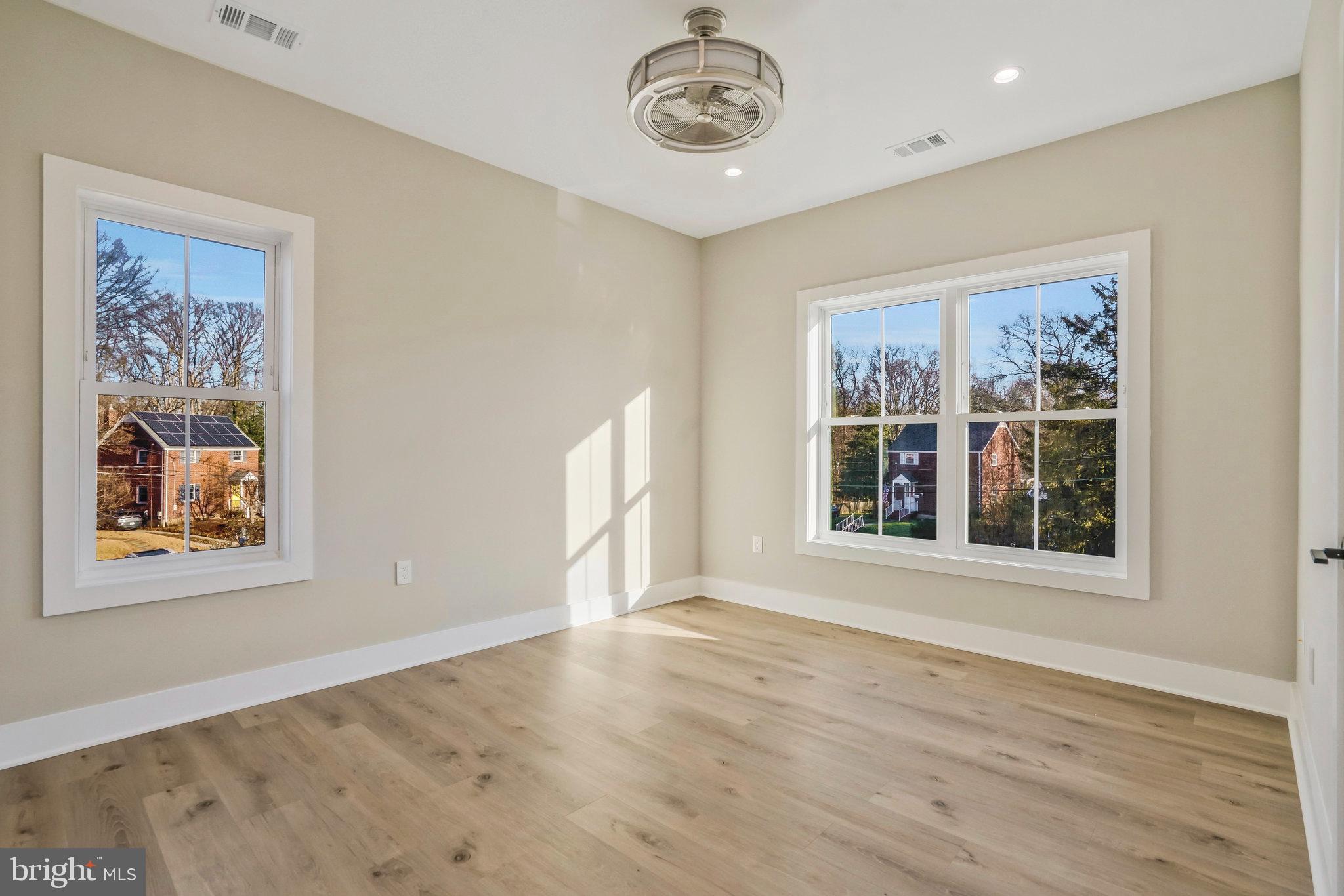 ARLINGTON FOREST - Residential