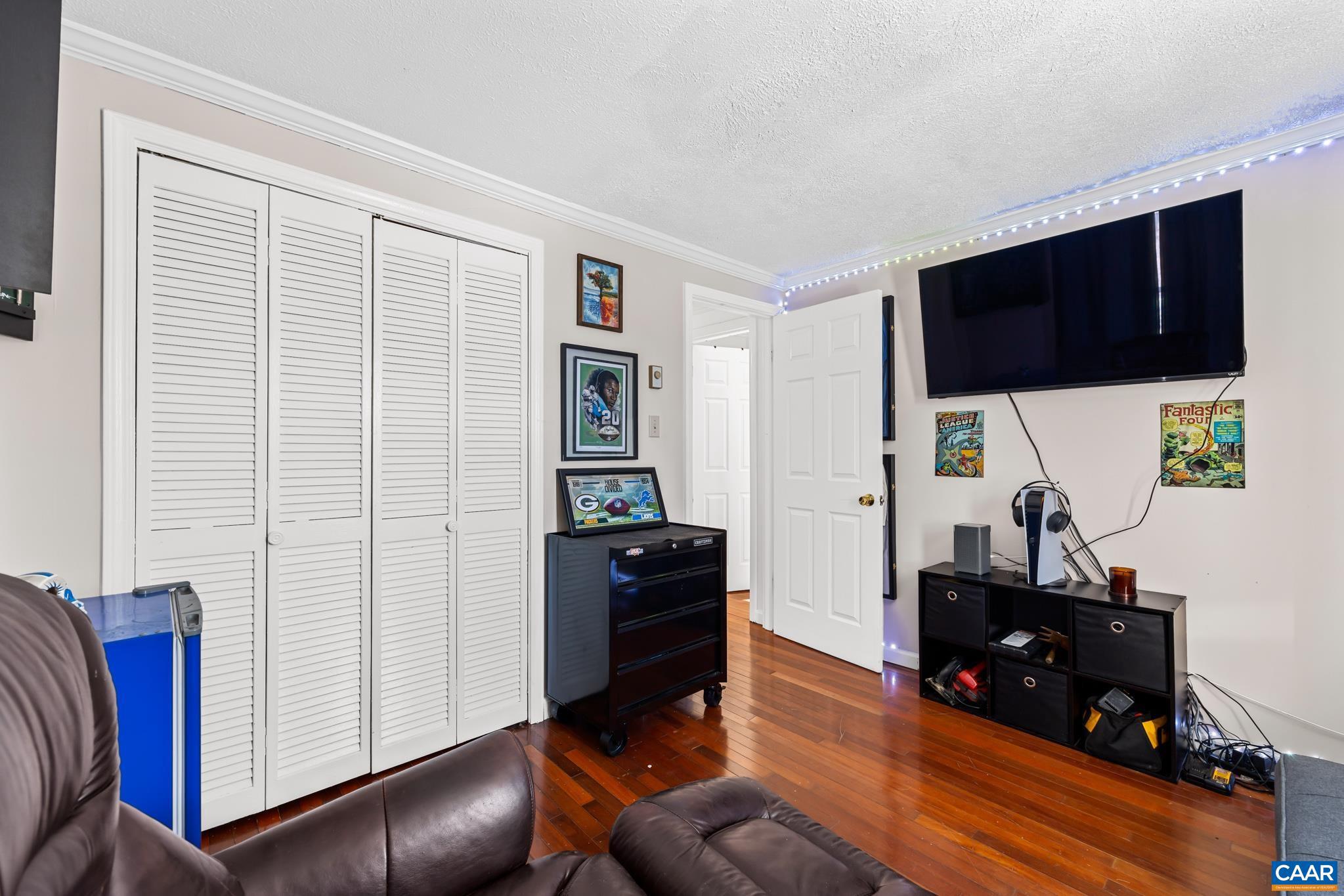 MONTREAL VILLAGE - Residential