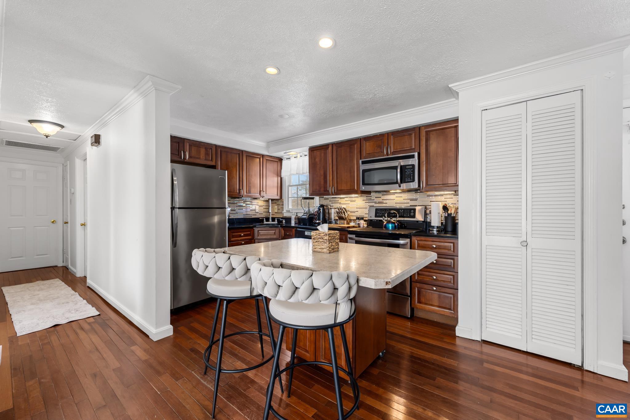 MONTREAL VILLAGE - Residential