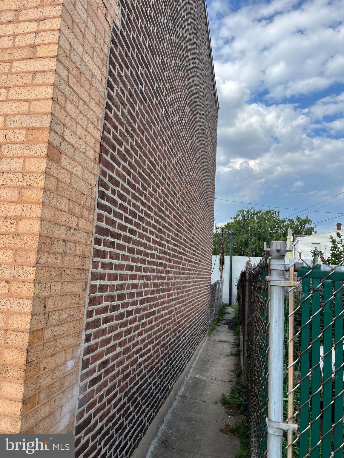 BRIDESBURG - Residential