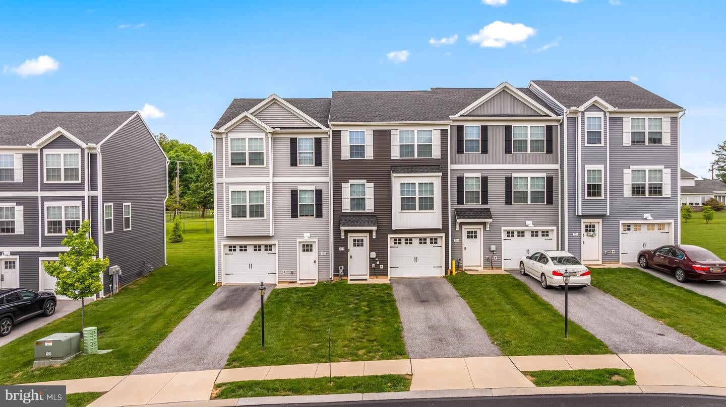 440 BRADFORD DRIVE