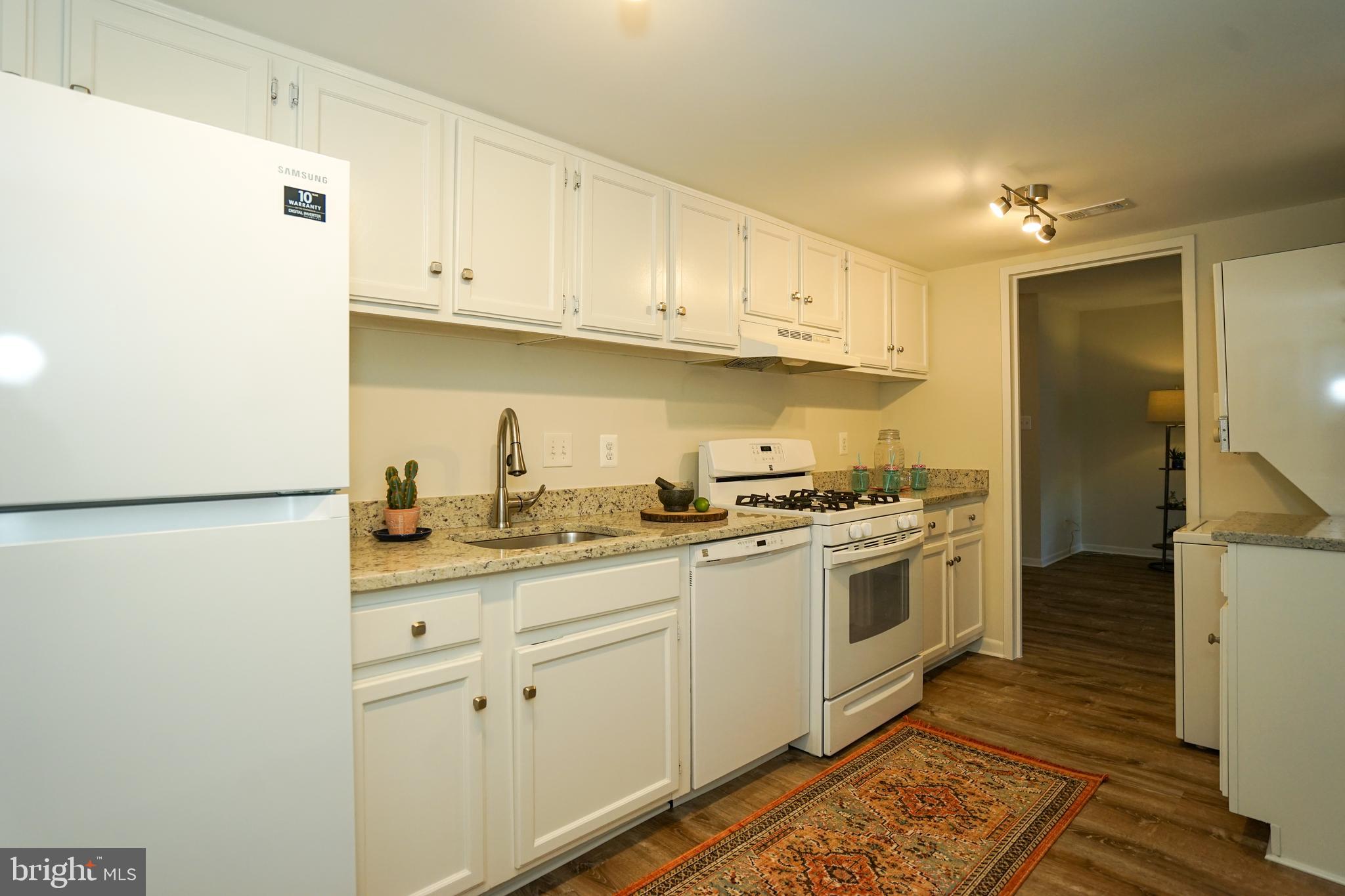 HUNTERS WOODS VILLAGE - Residential