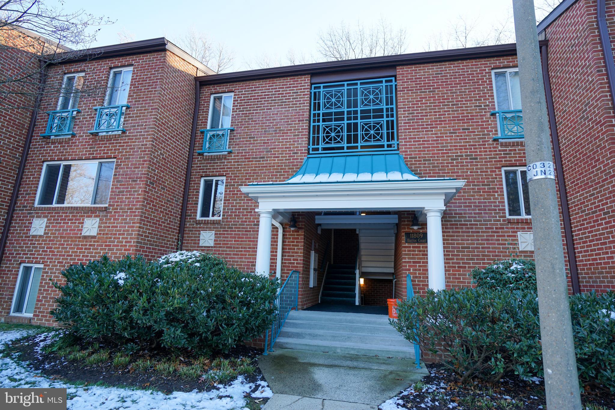 HUNTERS WOODS VILLAGE - Residential