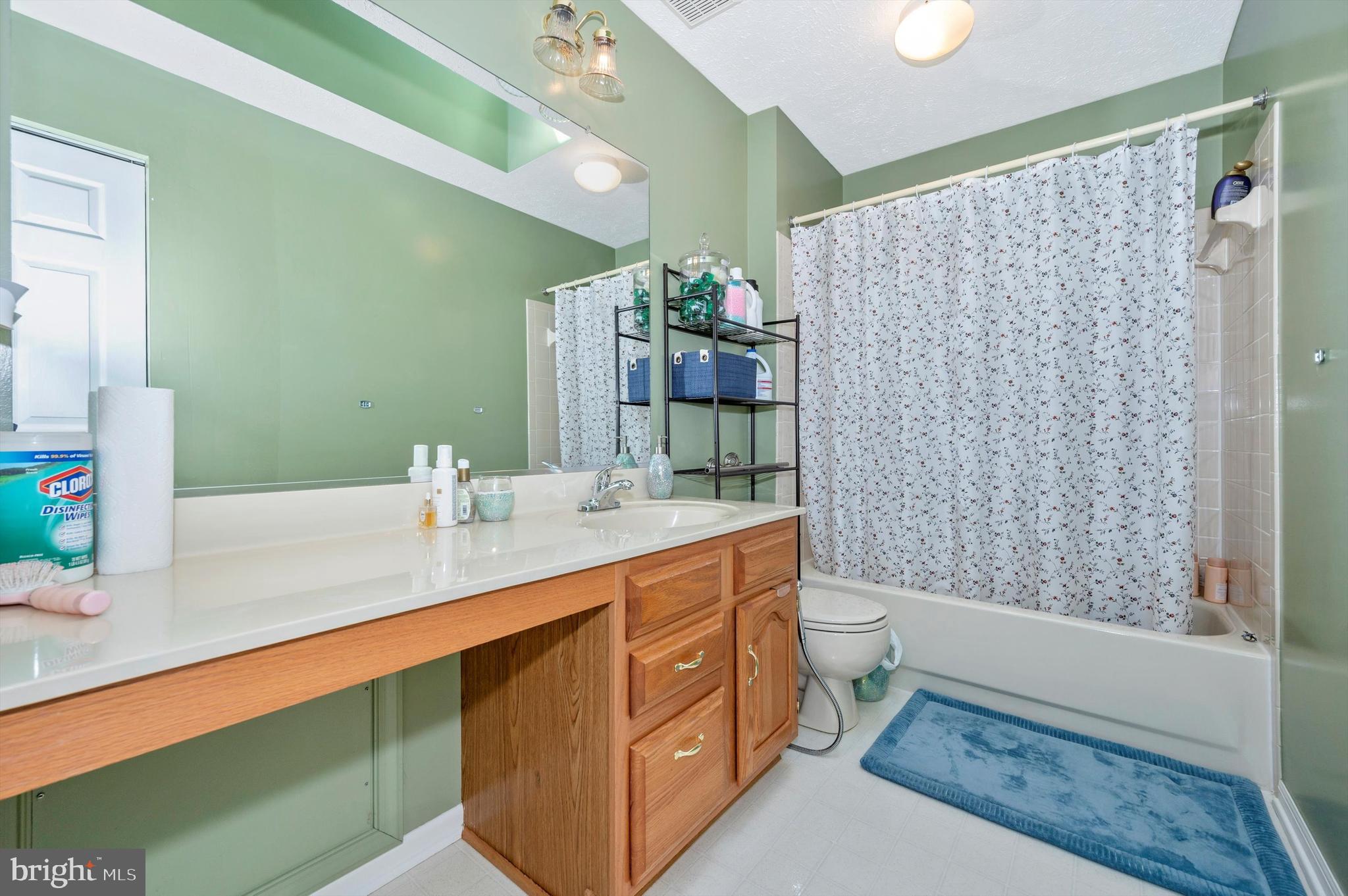 SENECA PARK NORTH - Residential Lease