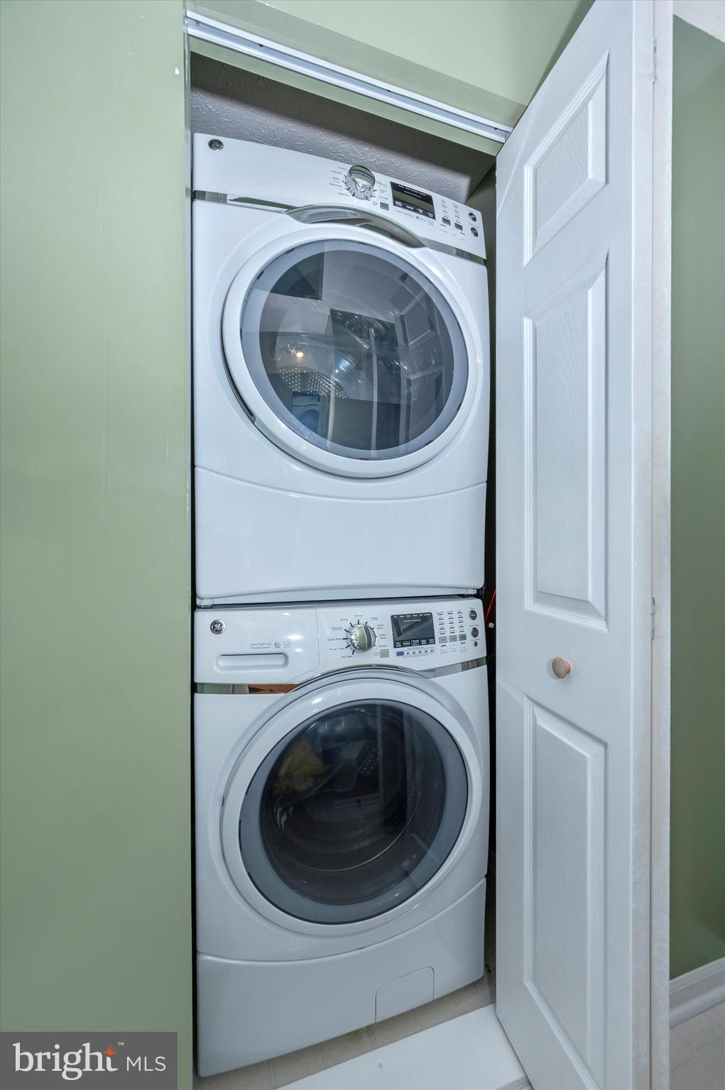 SENECA PARK NORTH - Residential Lease