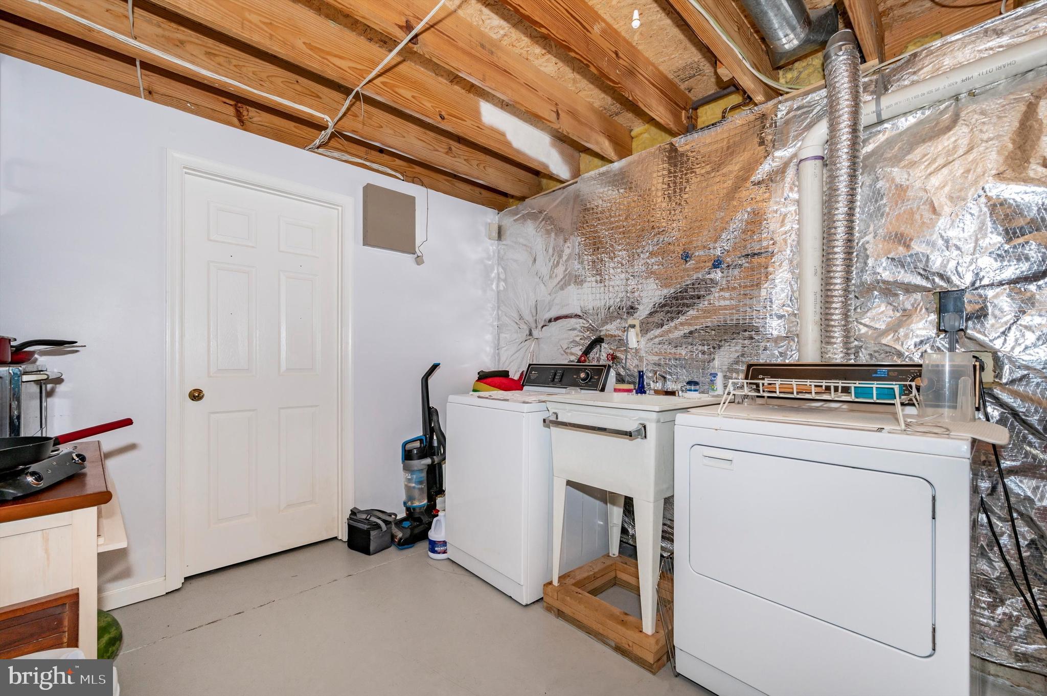 SENECA PARK NORTH - Residential Lease