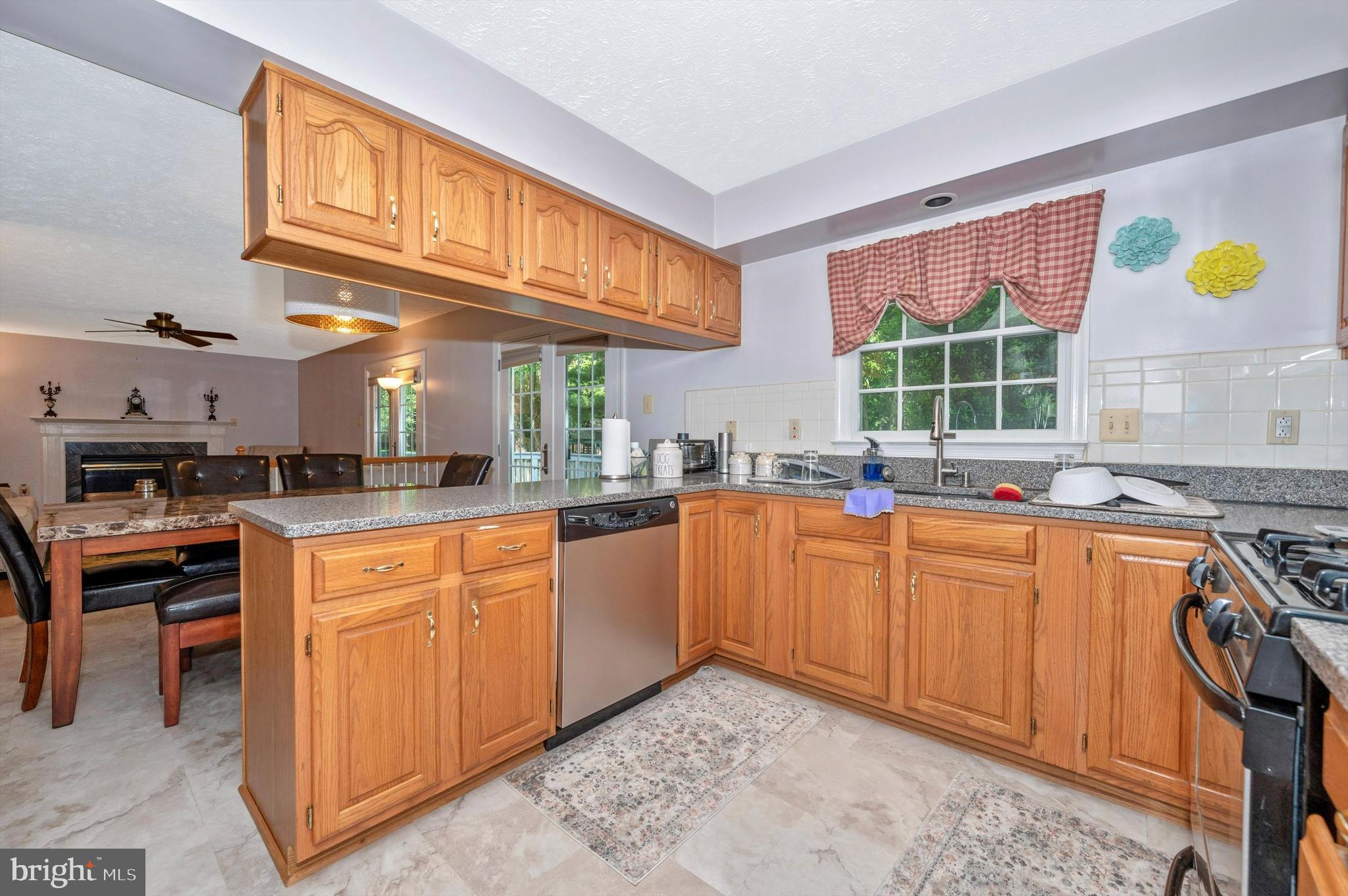 SENECA PARK NORTH - Residential Lease